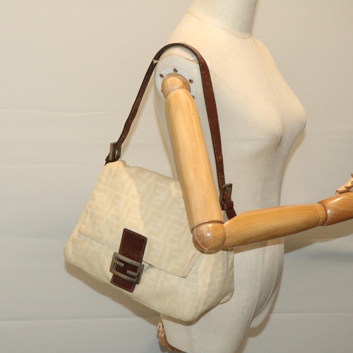 FENDI Zucca Canvas Mamma Baguette Shoulder Bag Beige Auth 68065