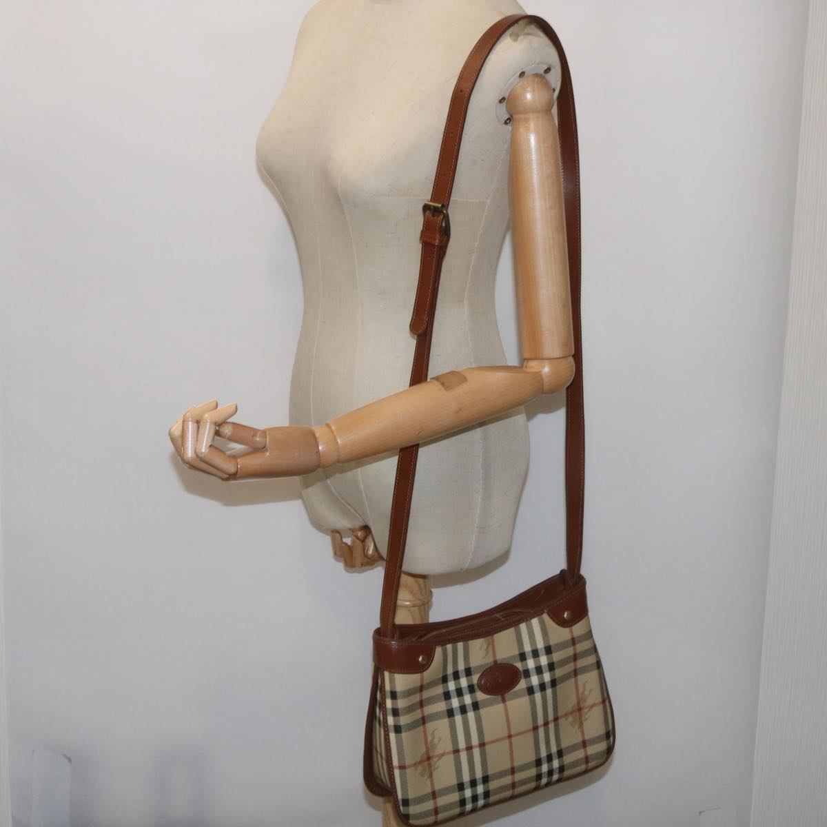 Burberrys Nova Check Shoulder Bag PVC Beige Brown Auth 68178