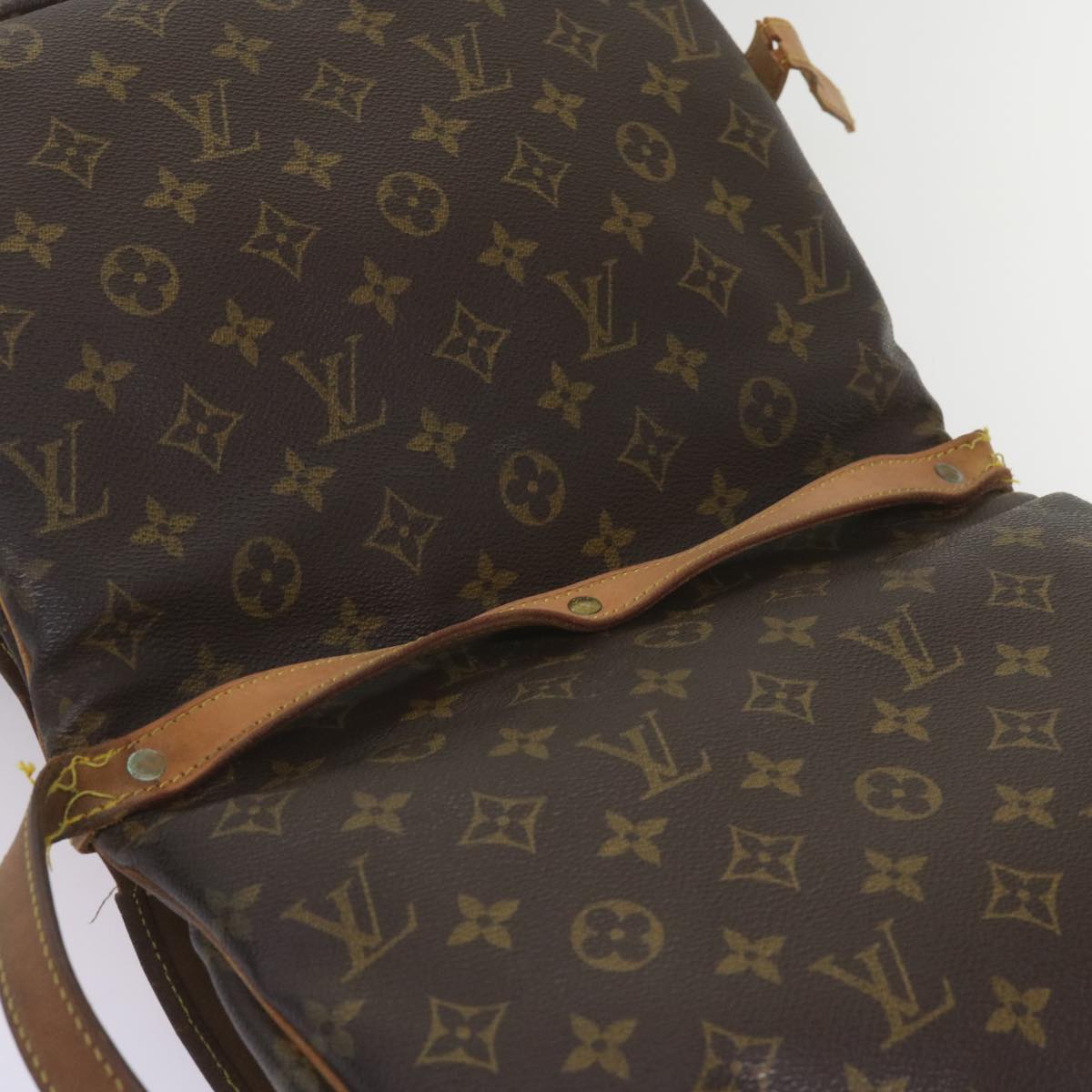 LOUIS VUITTON Monogram Saumur 30 Shoulder Bag M42256 LV Auth 68376