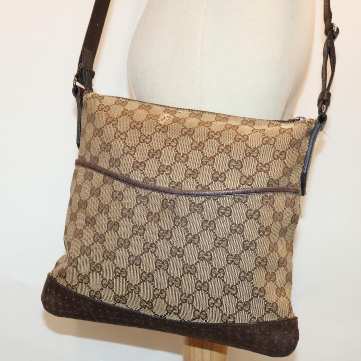 GUCCI GG Canvas Shoulder Bag Beige 145857 Auth 68587