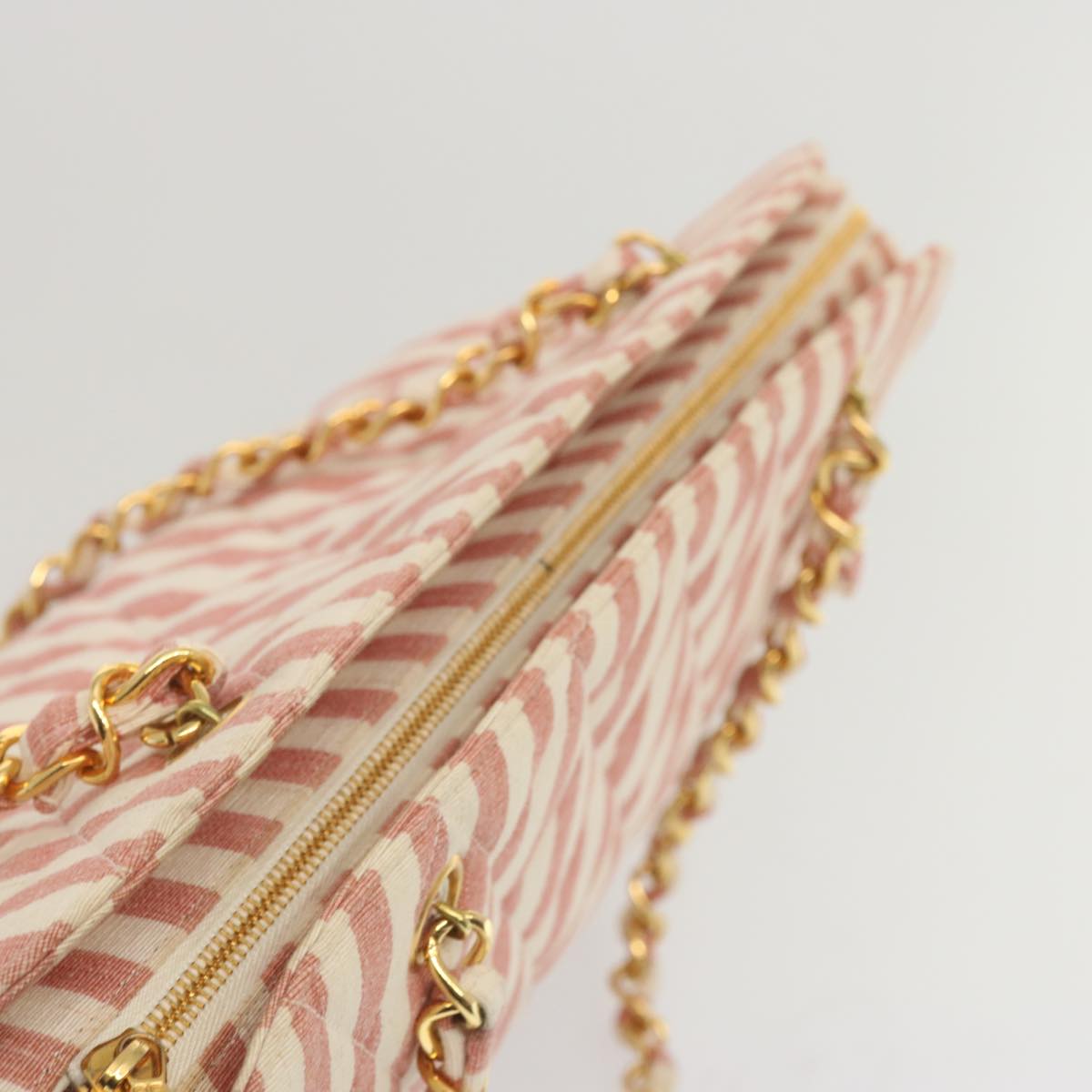 CHANEL Matelasse Chain Shoulder Bag Canvas White Red CC Auth 69059SAV