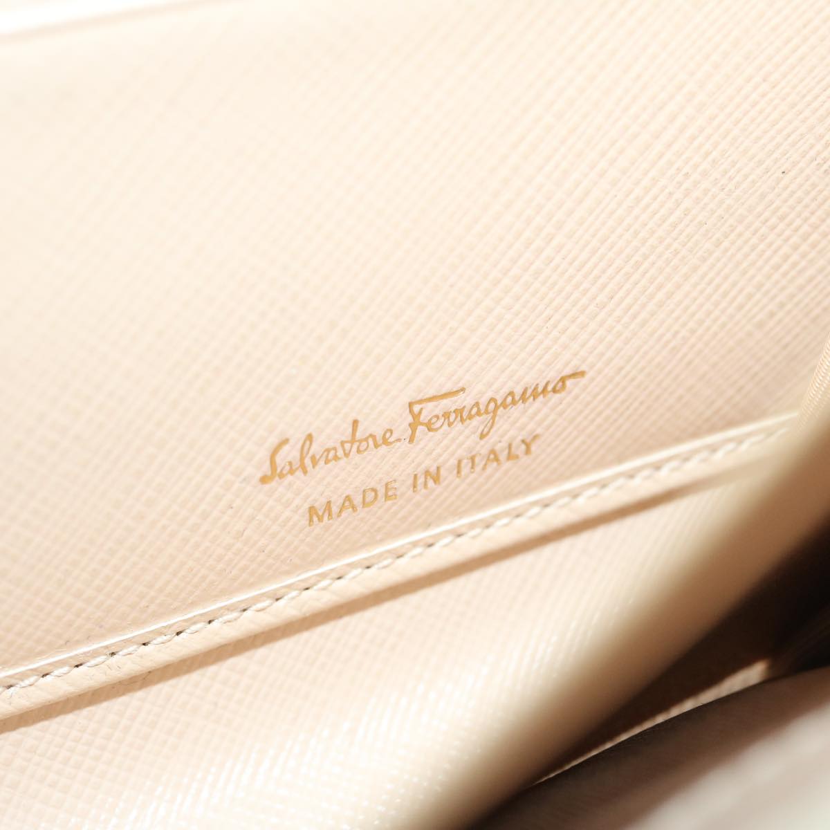 Salvatore Ferragamo Long Wallet Leather Beige Auth 69133