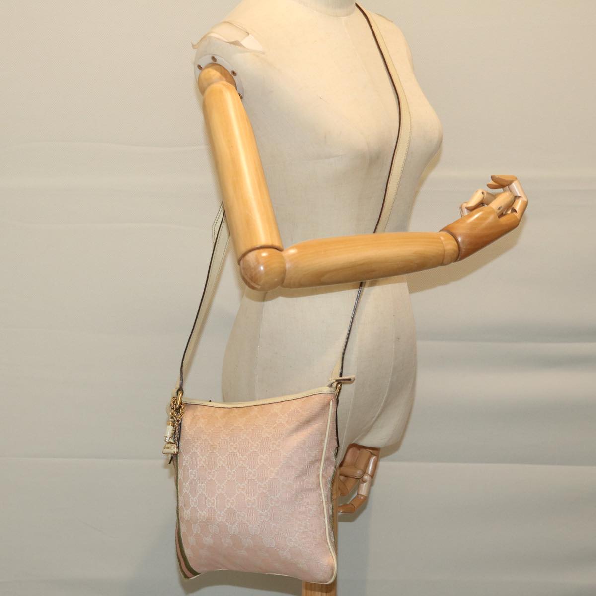 GUCCI GG Canvas Sherry Line Shoulder Bag Khaki Pink 144388 Auth 69452