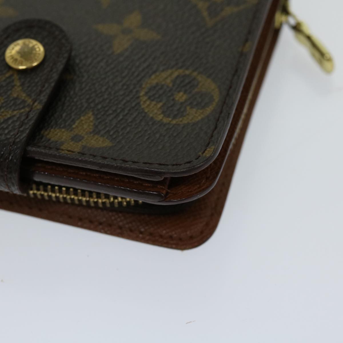 LOUIS VUITTON Monogram Compact Zip Wallet M61667 LV Auth 69680