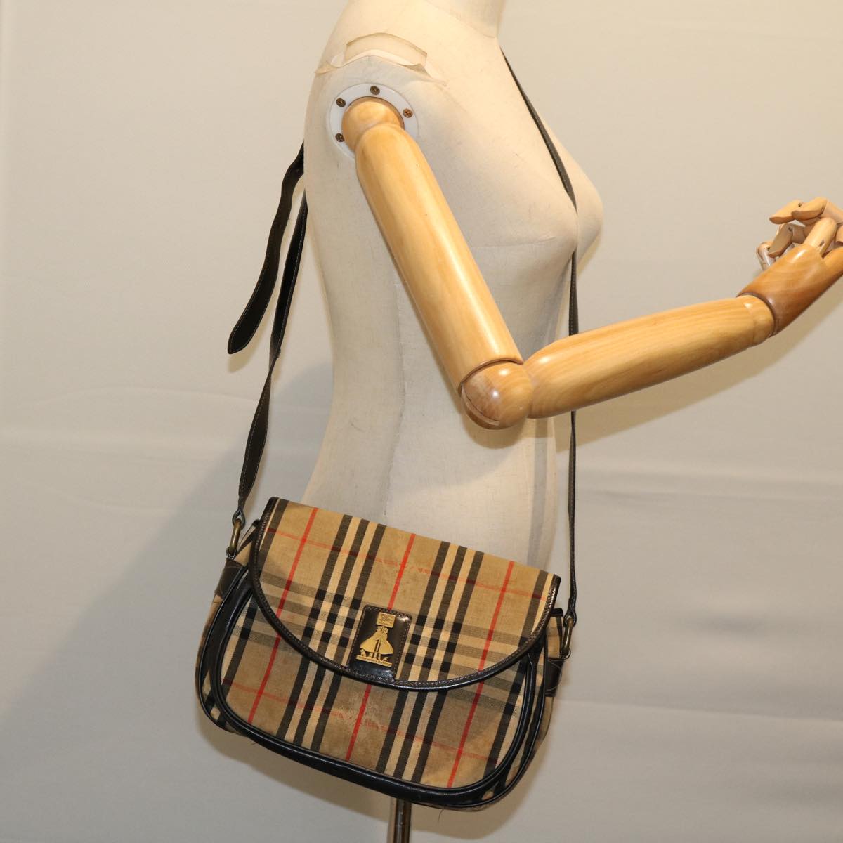 Burberrys Nova Check Shoulder Bag Canvas Beige Auth 69686