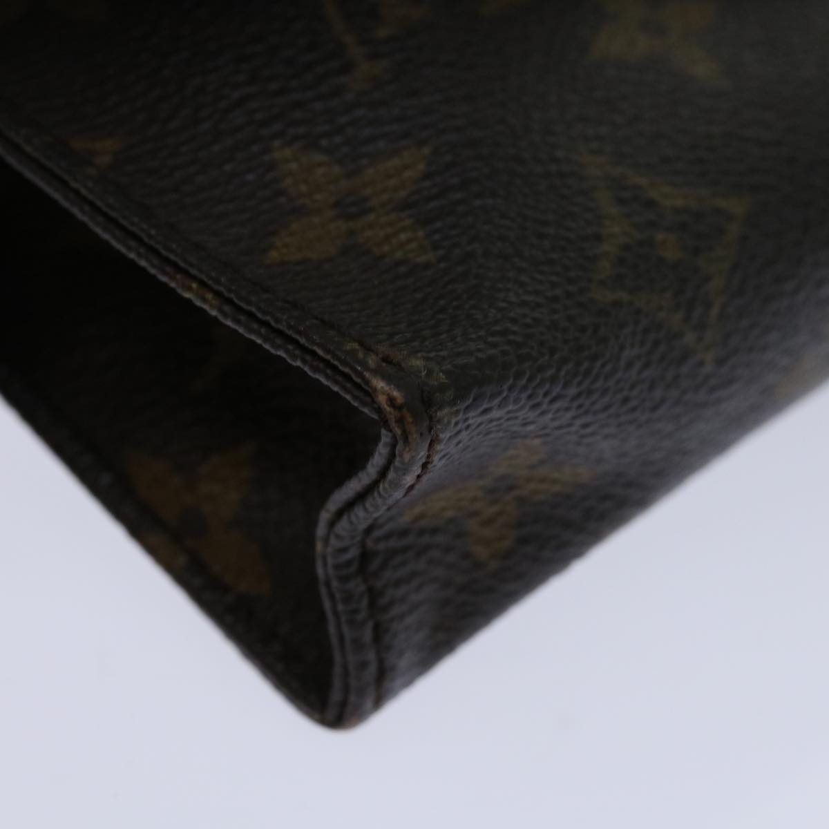 LOUIS VUITTON Monogram Poche Toilette 15 Pouch M47546 LV Auth 70051