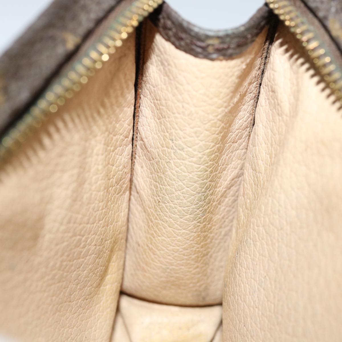 LOUIS VUITTON Monogram Poche Toilette 15 Pouch M47546 LV Auth 70051