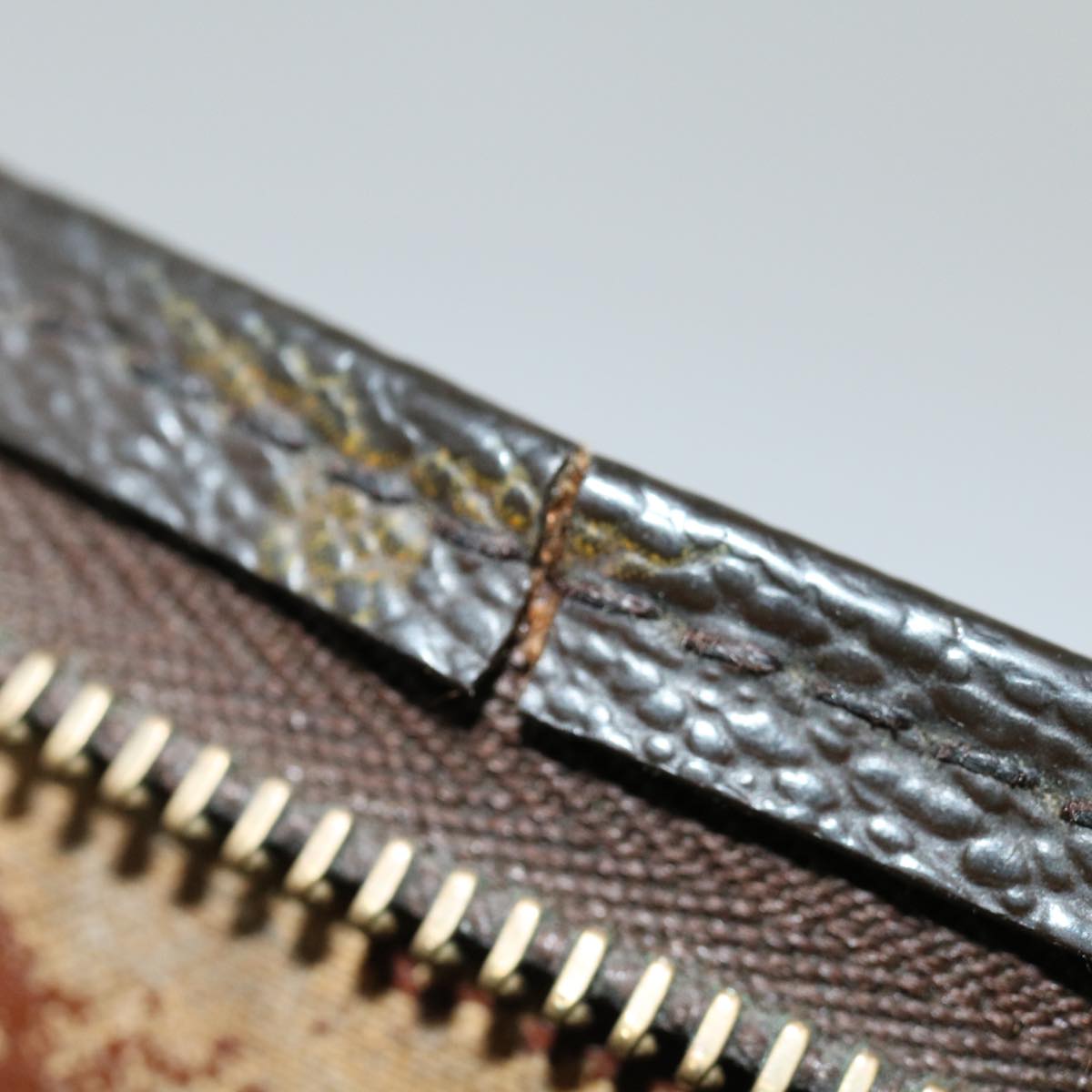 LOUIS VUITTON Monogram Poche Toilette 26 Pouch M47542 LV Auth 70085