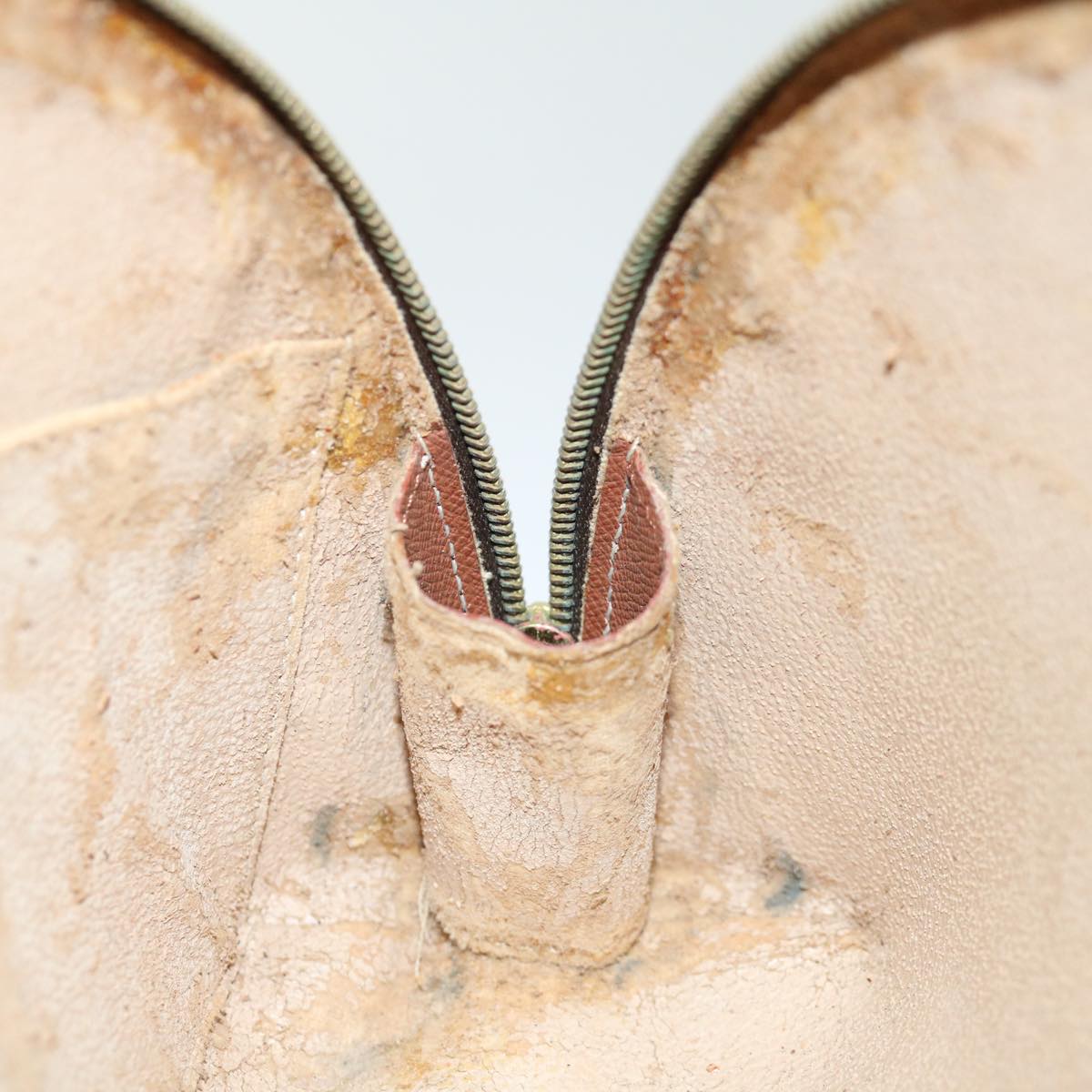 LOUIS VUITTON Monogram Trousse Demi Ronde Cosmetic Pouch M47520 LV Auth 70486