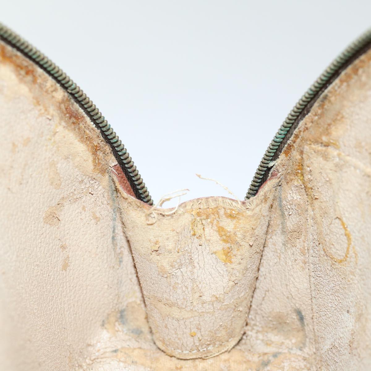 LOUIS VUITTON Monogram Trousse Demi Ronde Cosmetic Pouch M47520 LV Auth 70486