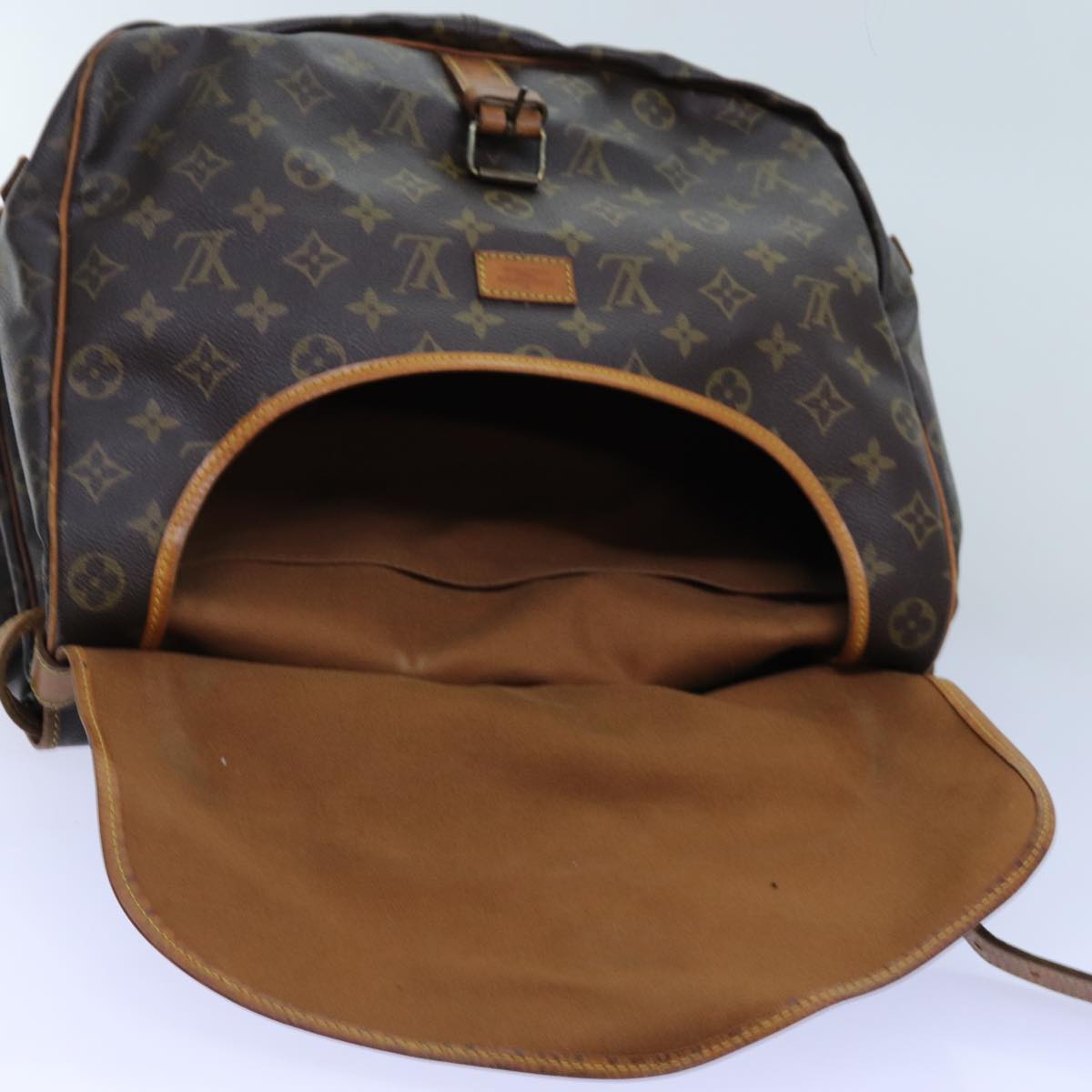 LOUIS VUITTON Monogram Saumur 35 Shoulder Bag M42254 LV Auth 71716