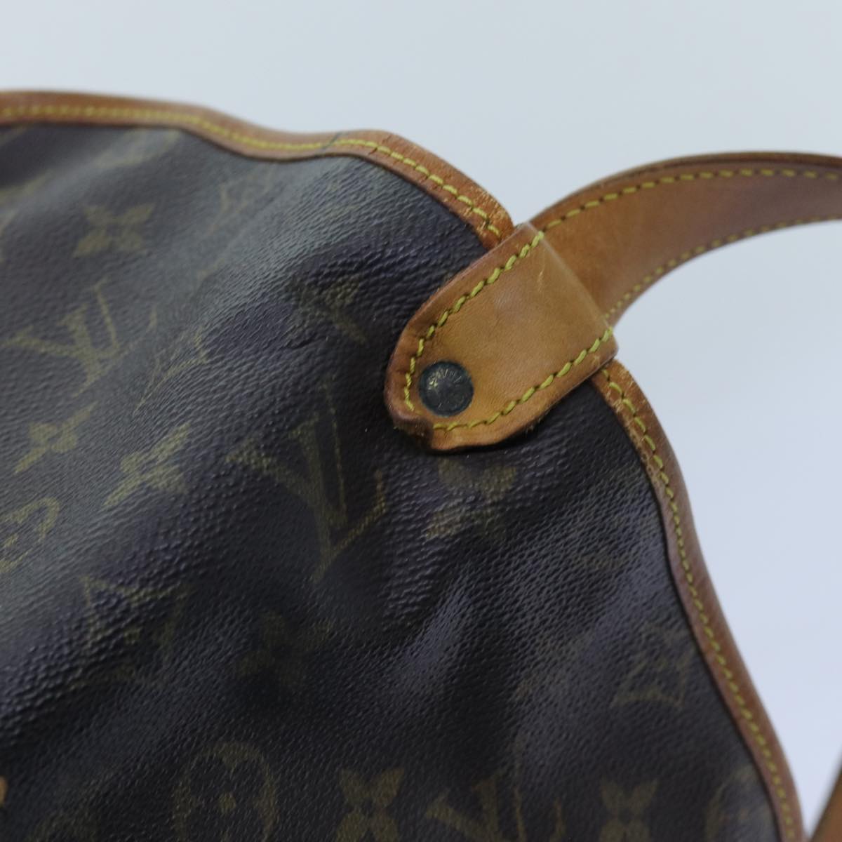 LOUIS VUITTON Monogram Saumur 35 Shoulder Bag M42254 LV Auth 71717