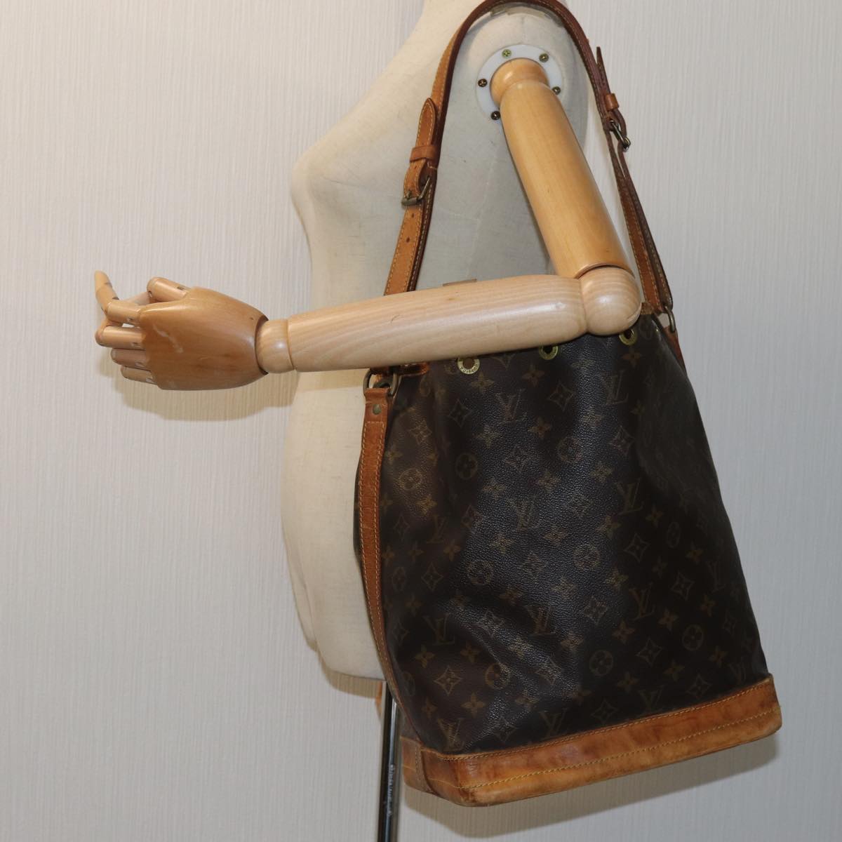 LOUIS VUITTON Monogram Noe Shoulder Bag M42224 LV Auth 71735