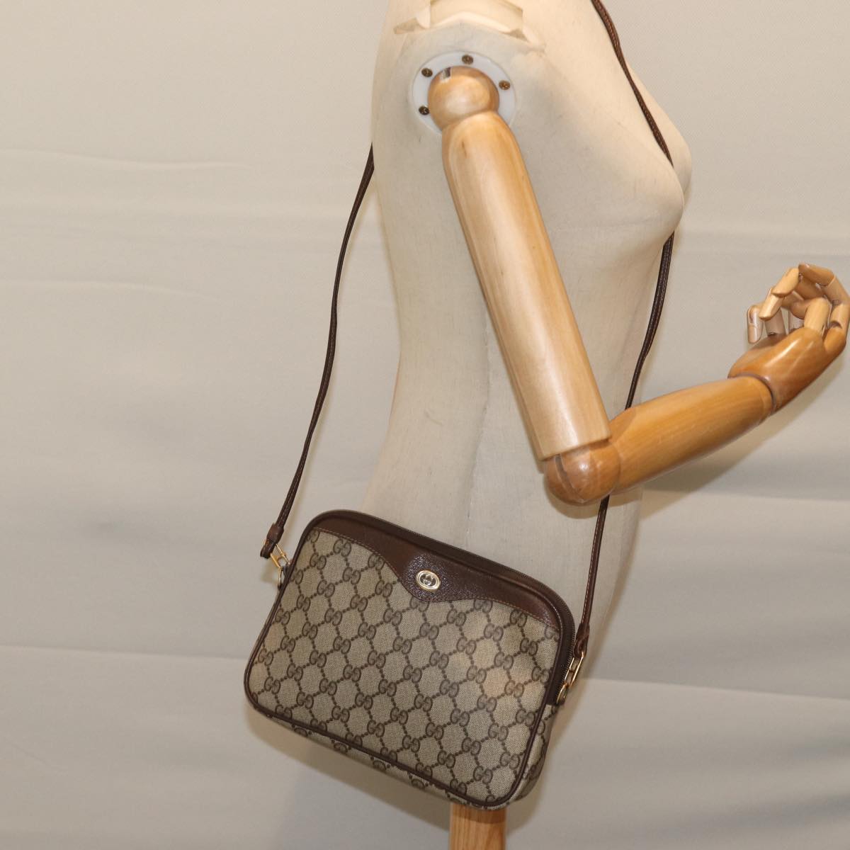 GUCCI GG Supreme Shoulder Bag PVC Beige 97 02 068 Auth 72481