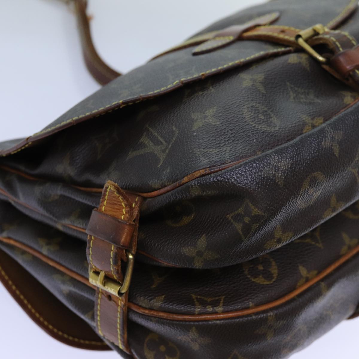 LOUIS VUITTON Monogram Saumur 30 Shoulder Bag M42256 LV Auth 72653