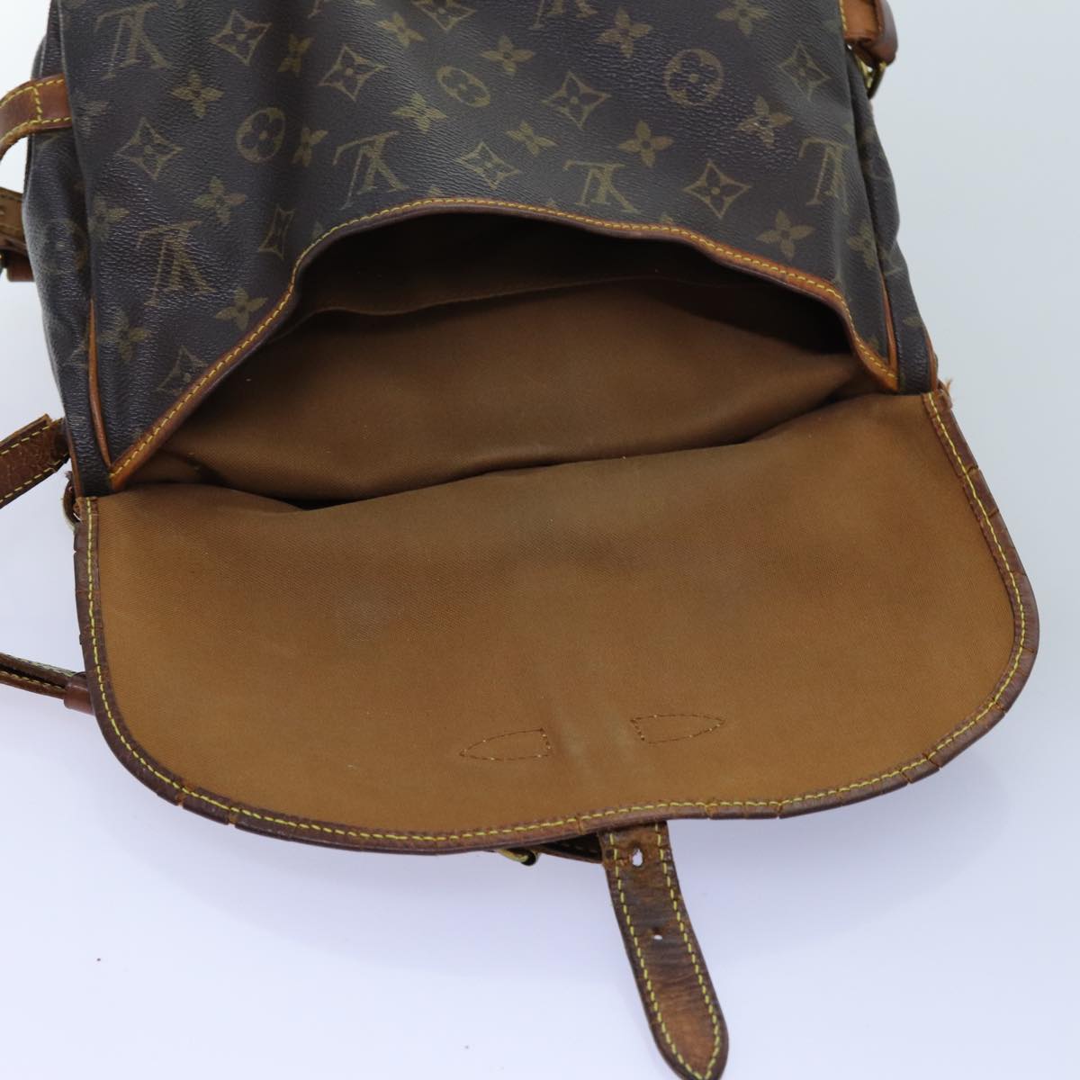 LOUIS VUITTON Monogram Saumur 30 Shoulder Bag M42256 LV Auth 72653