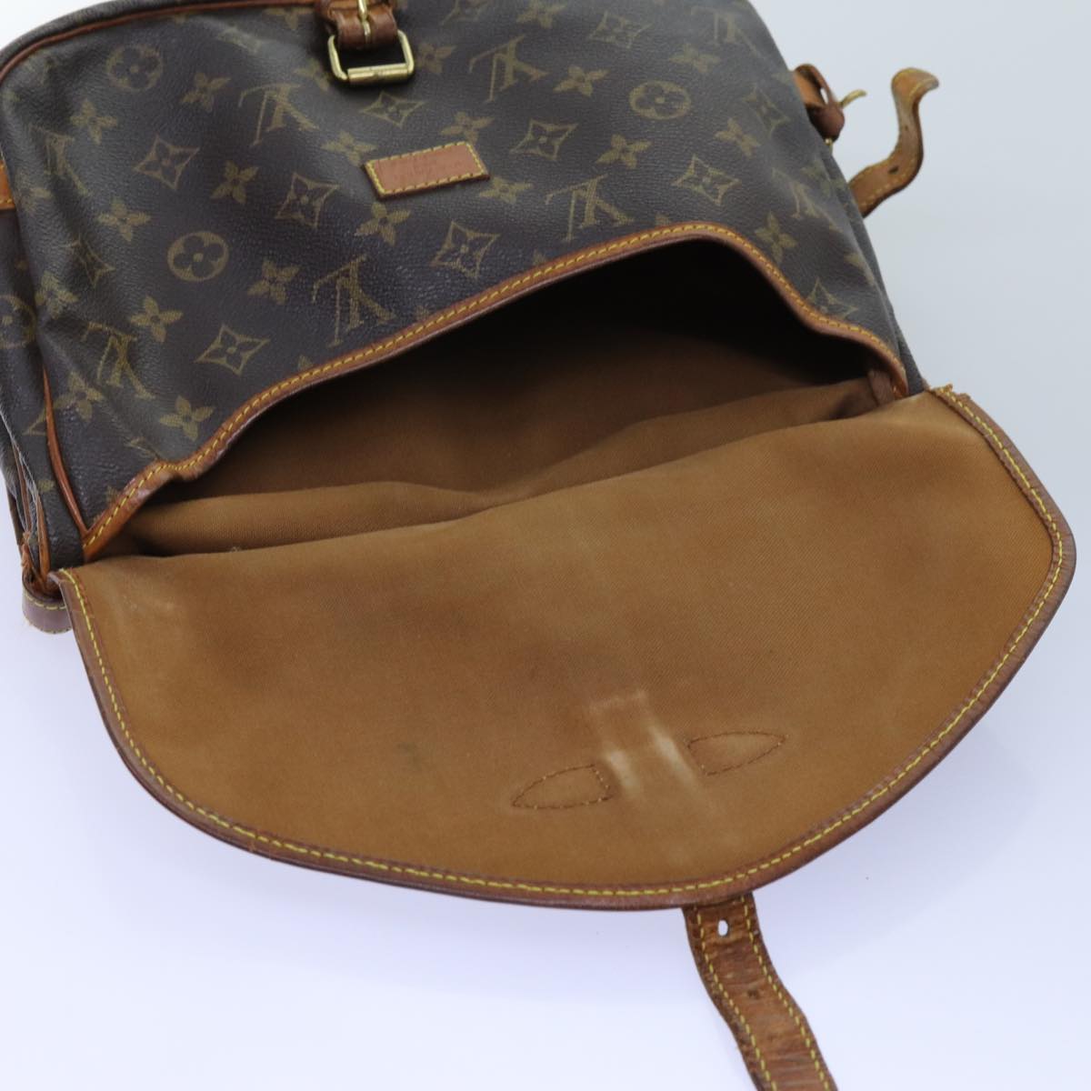 LOUIS VUITTON Monogram Saumur 30 Shoulder Bag M42256 LV Auth 72653