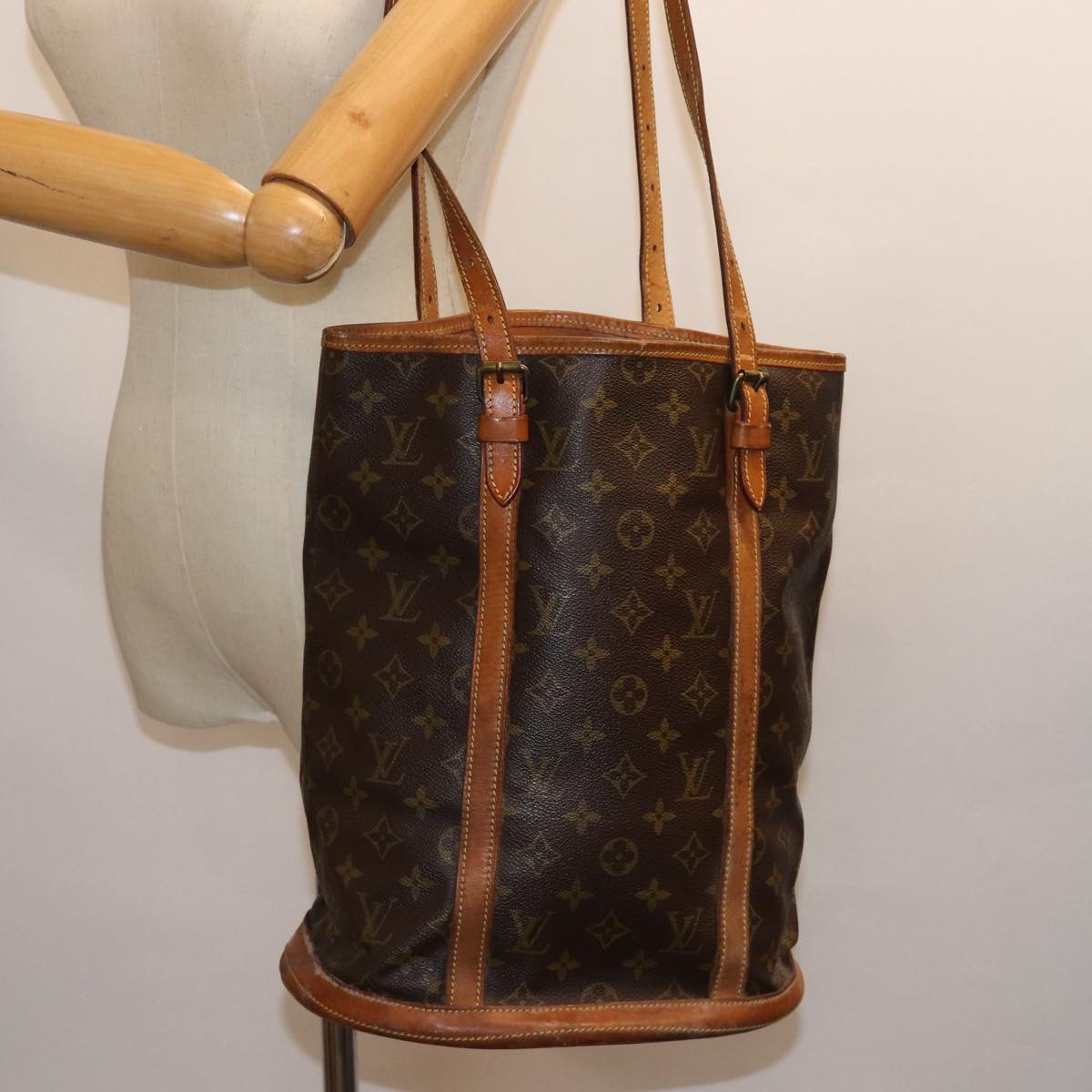 LOUIS VUITTON Monogram Bucket GM Shoulder Bag Vintage M42236 LV Auth 72719