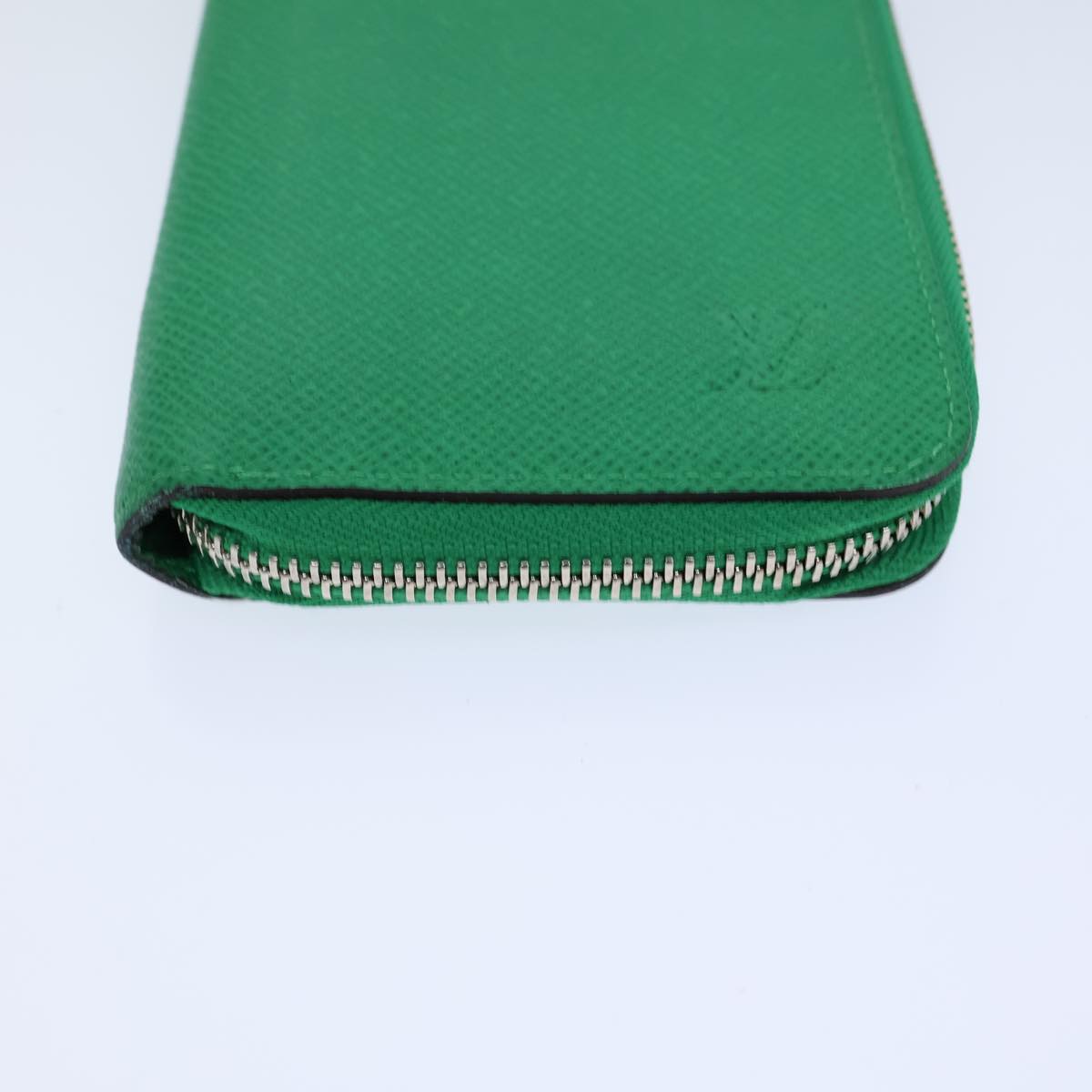 LOUIS VUITTON Taiga Zippy Wallet Vertical Long Wallet Green M32835 LV Auth 72914