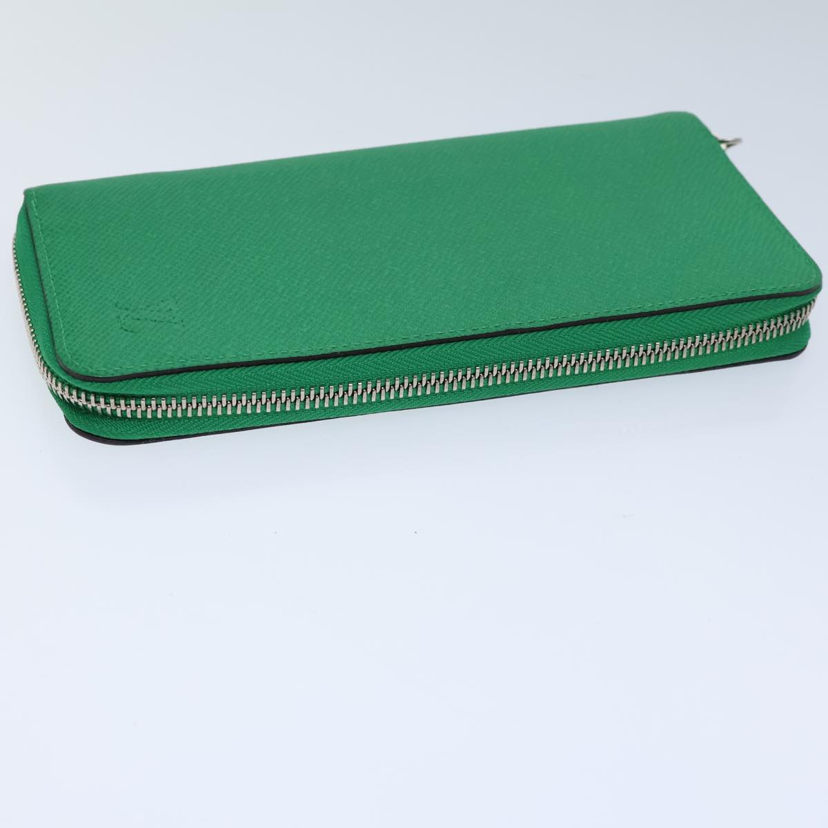 LOUIS VUITTON Taiga Zippy Wallet Vertical Long Wallet Green M32835 LV Auth 72914