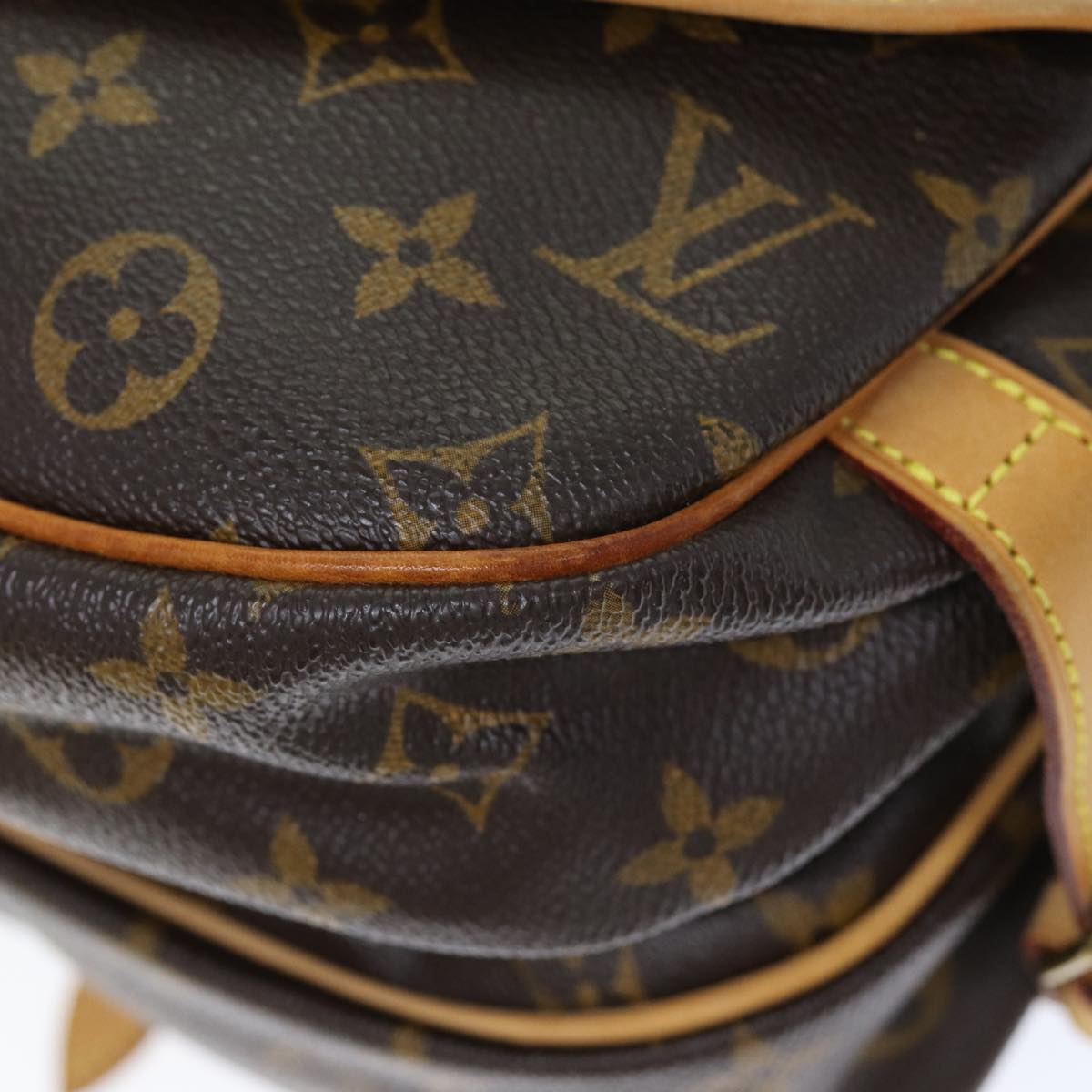 LOUIS VUITTON Monogram Saumur 30 Shoulder Bag M42256 LV Auth 72930