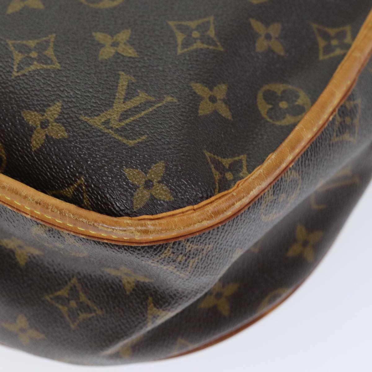 LOUIS VUITTON Monogram Menilmontant MM Shoulder Bag M40473 LV Auth 73077