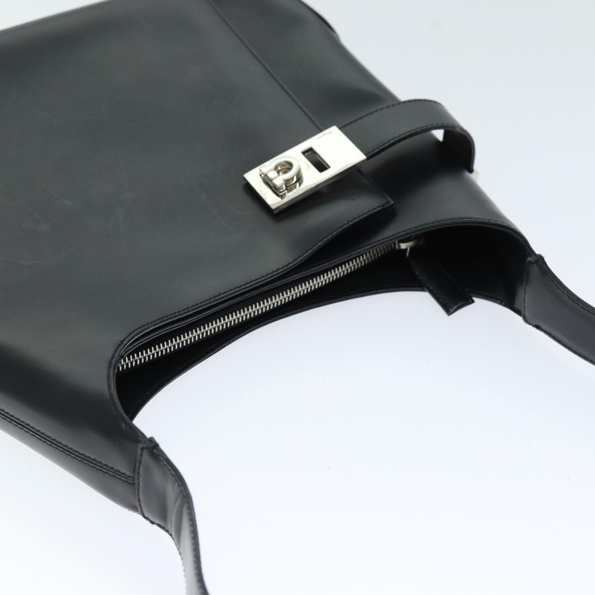 Salvatore Ferragamo Gancini Shoulder Bag patent Black Auth 73989