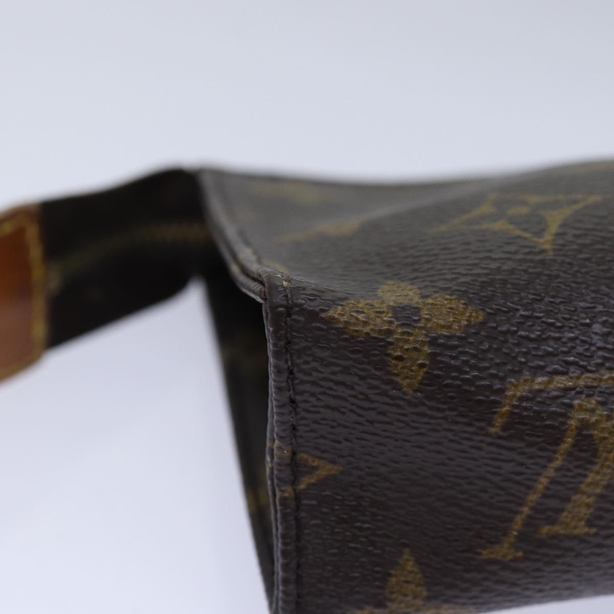 LOUIS VUITTON Monogram Poche Toilette 15 Pouch M47546 LV Auth 76270