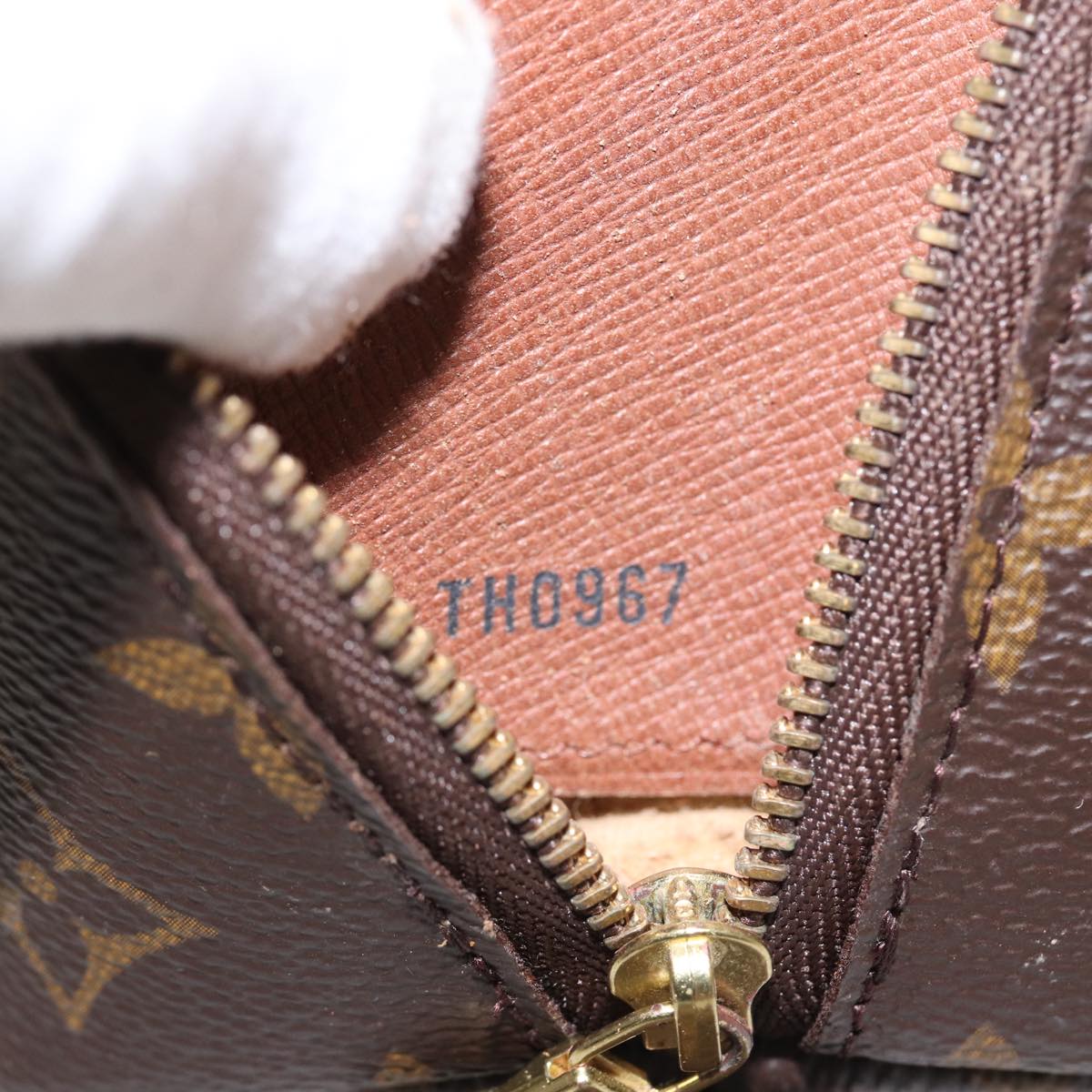 LOUIS VUITTON Monogram Trousse Demi Ronde Cosmetic Pouch M47520 LV Auth 77855