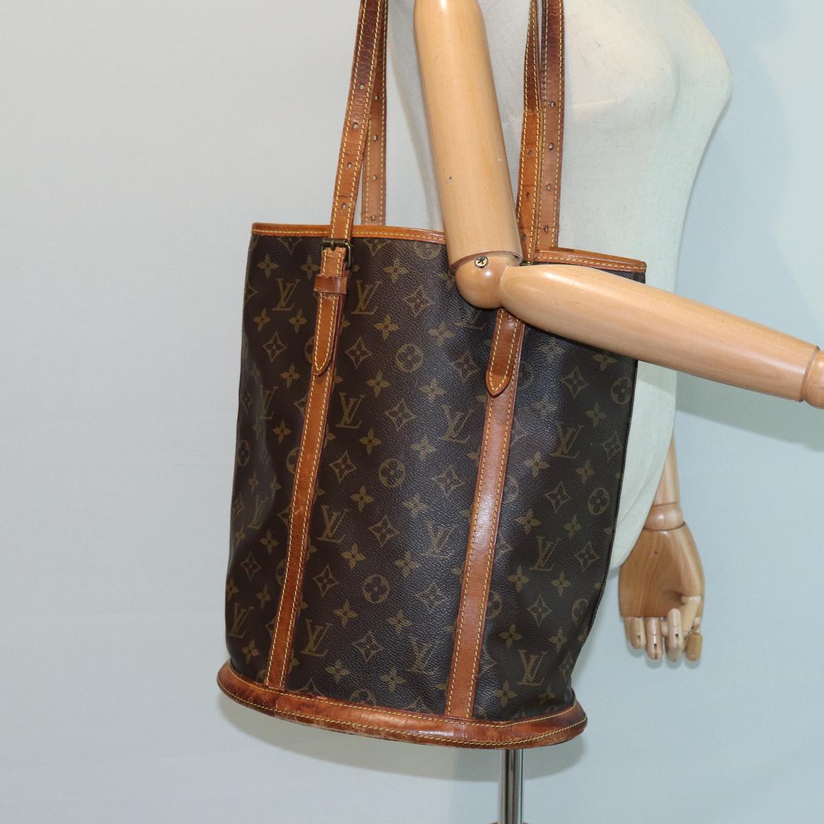 LOUIS VUITTON Monogram Bucket GM Shoulder Bag M42236 LV Auth 79920