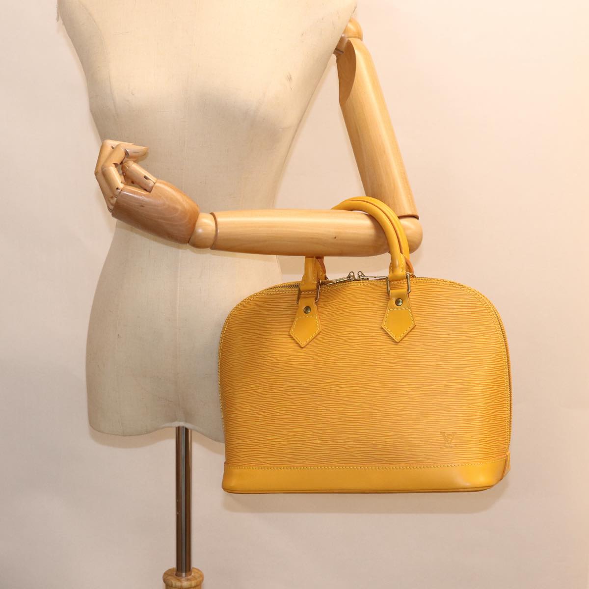 LOUIS VUITTON Epi Alma Hand Bag Yellow M52149 LV Auth 80271