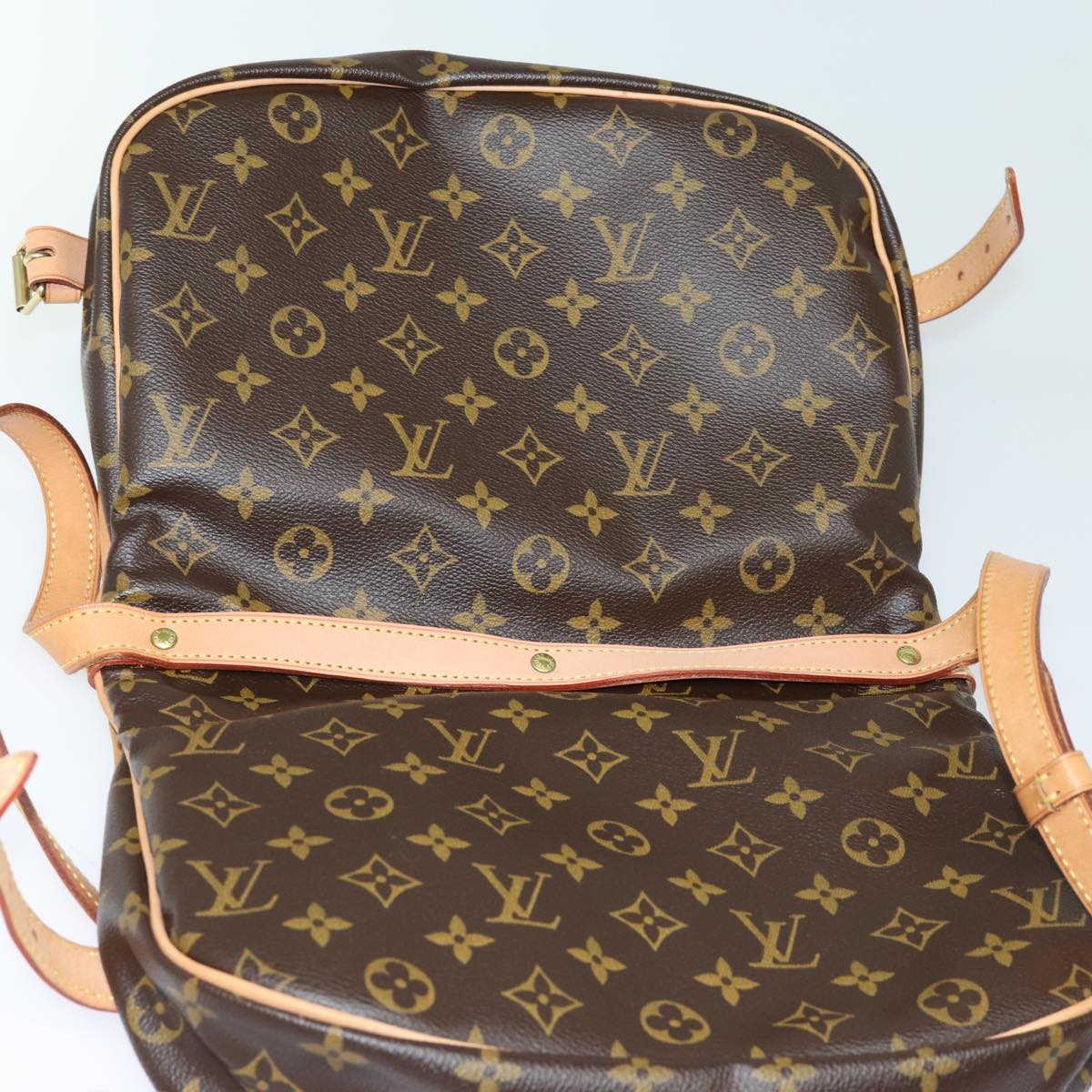 LOUIS VUITTON Monogram Saumur 30 Shoulder Bag M42256 LV Auth 80965V