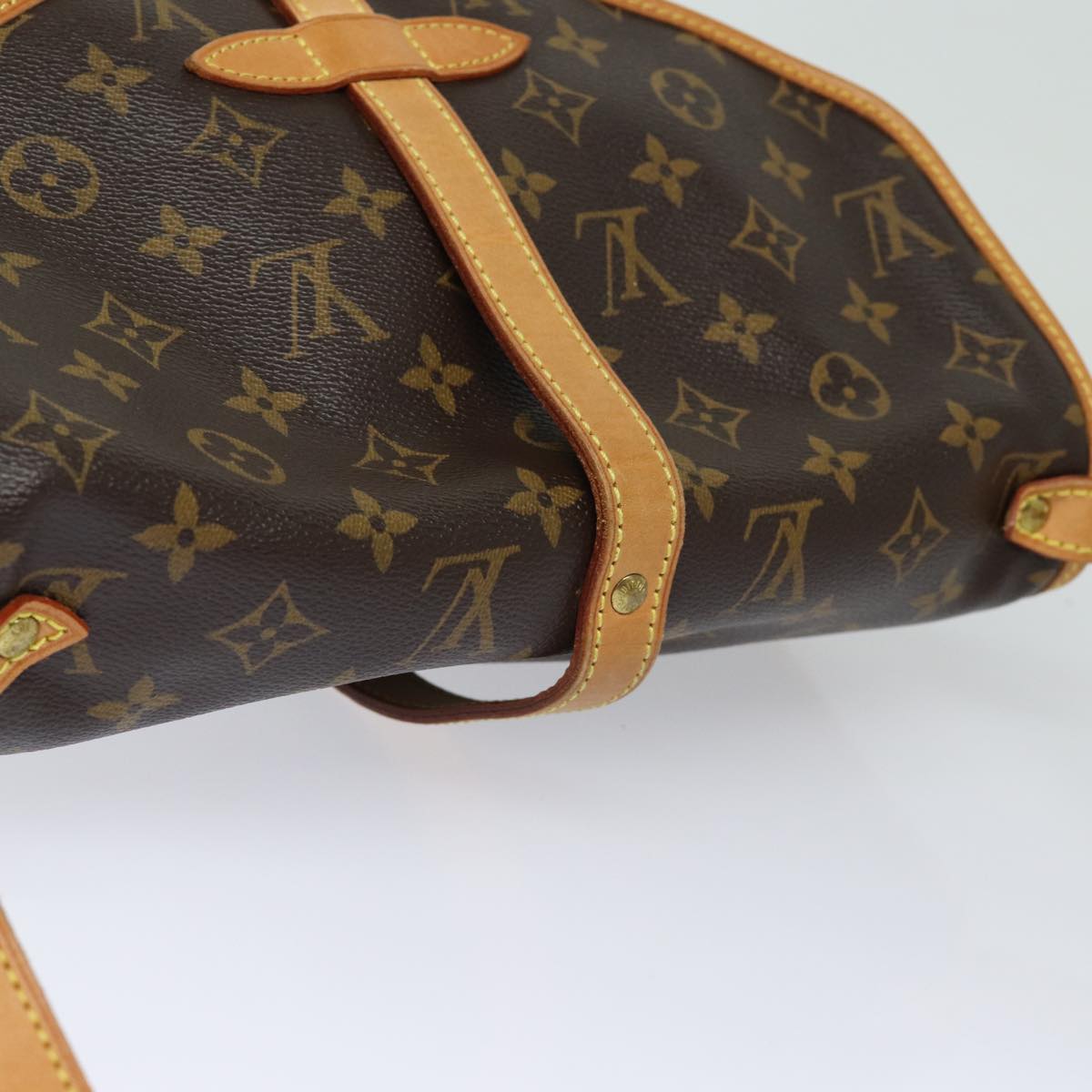 LOUIS VUITTON Monogram Saumur 30 Shoulder Bag M42256 LV Auth 80965V