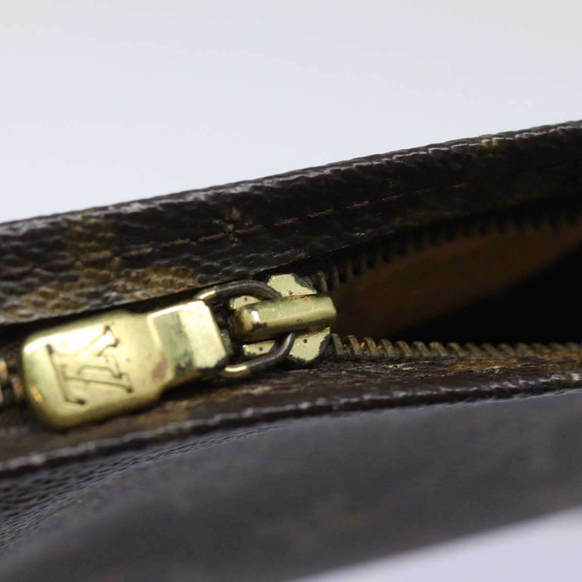 LOUIS VUITTON Monogram Poche Toilette 19 Pouch M47544 LV Auth 81211