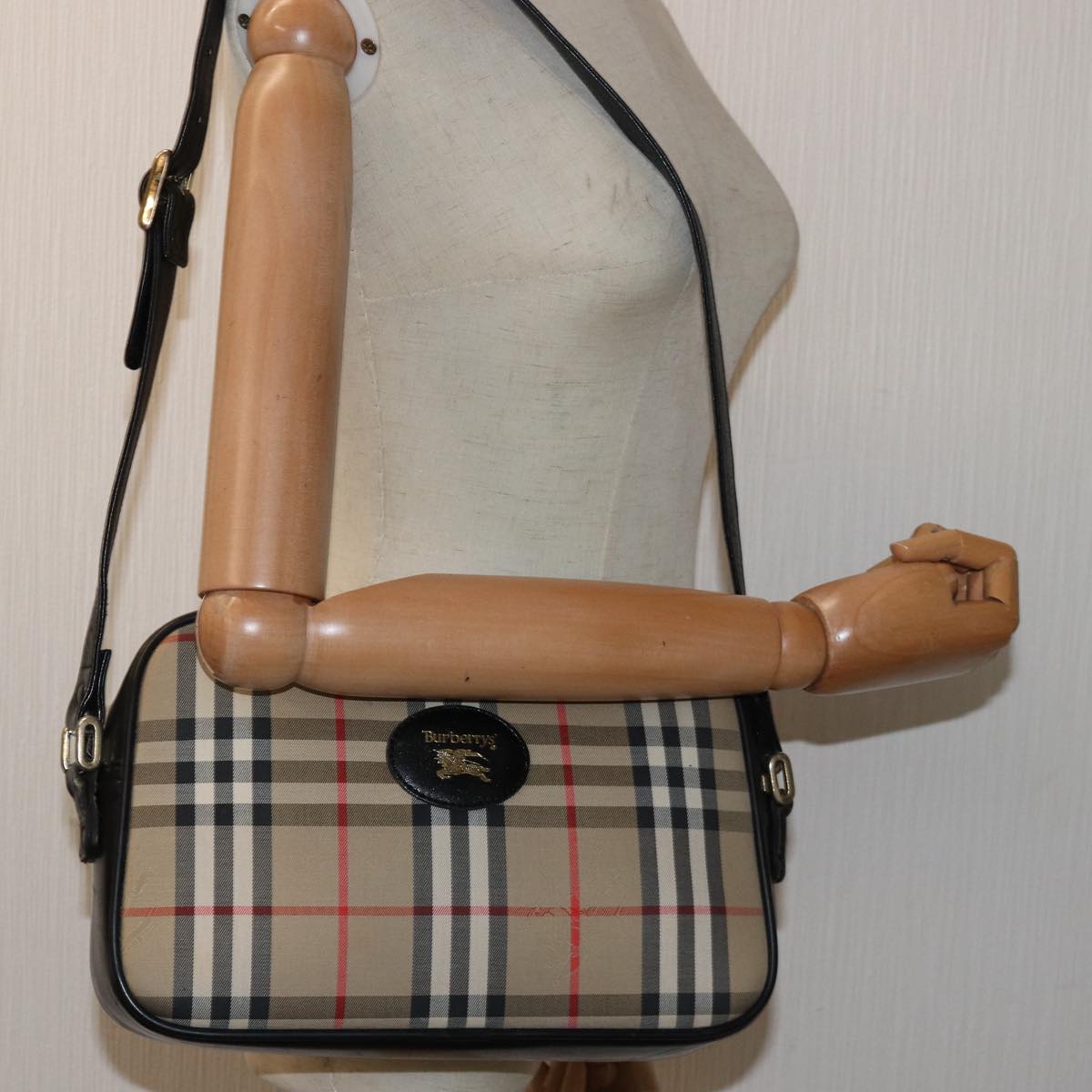 Burberrys Nova Check Shoulder Bag Canvas Beige Auth 81878