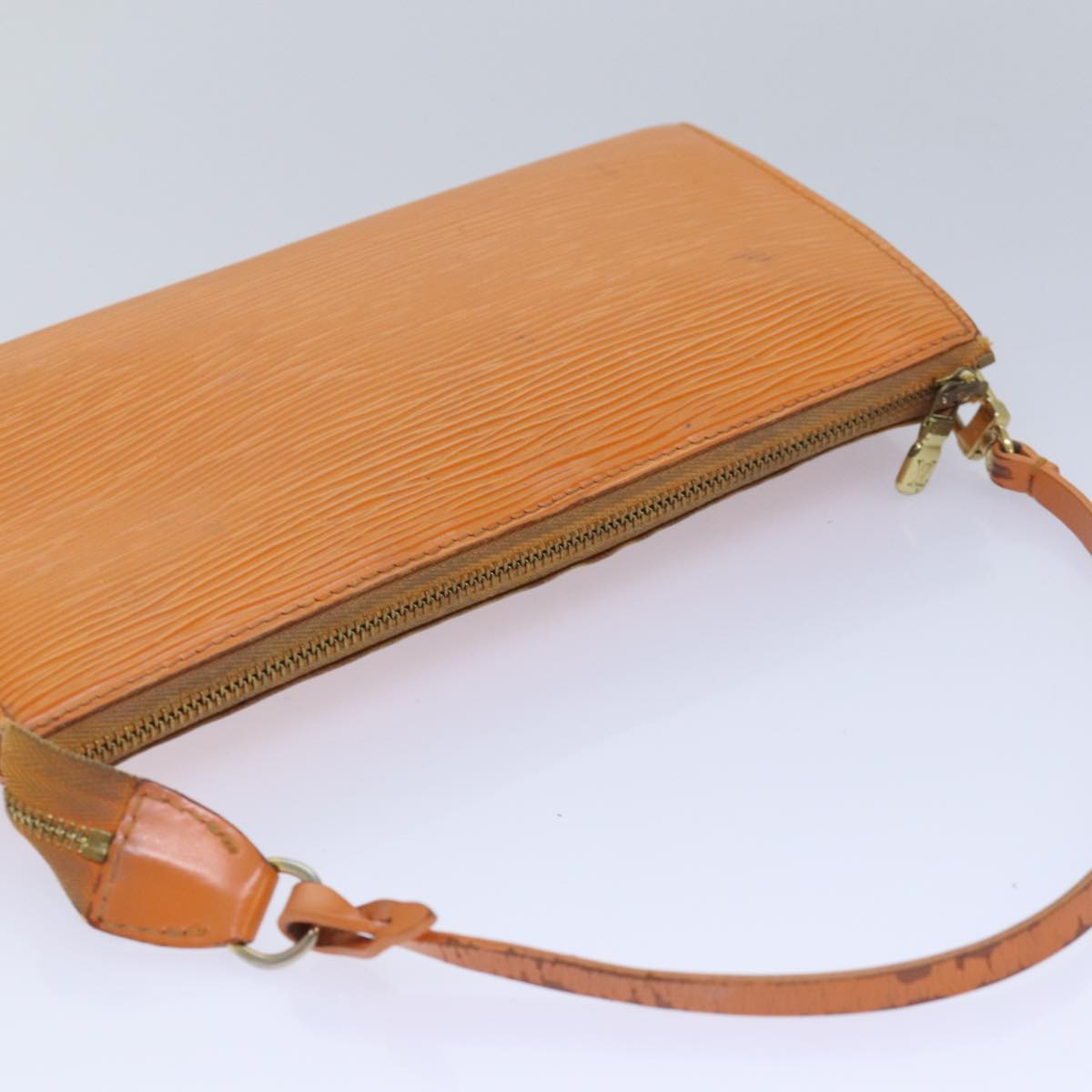 LOUIS VUITTON Epi Pochette Accessoires Pouch Orange Mandarin M5294H Auth 82026