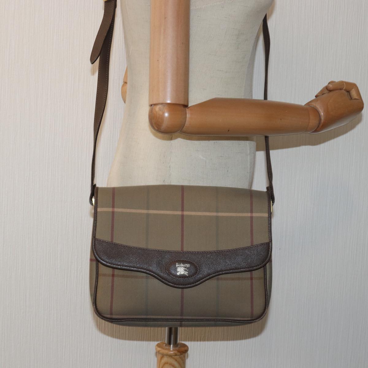 Burberrys Nova Check Shoulder Bag Canvas Beige Auth 83227