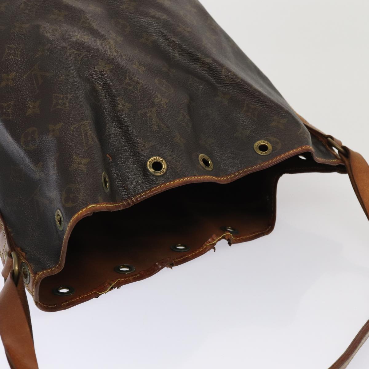 LOUIS VUITTON Monogram Noe Shoulder Bag LV Auth 84001