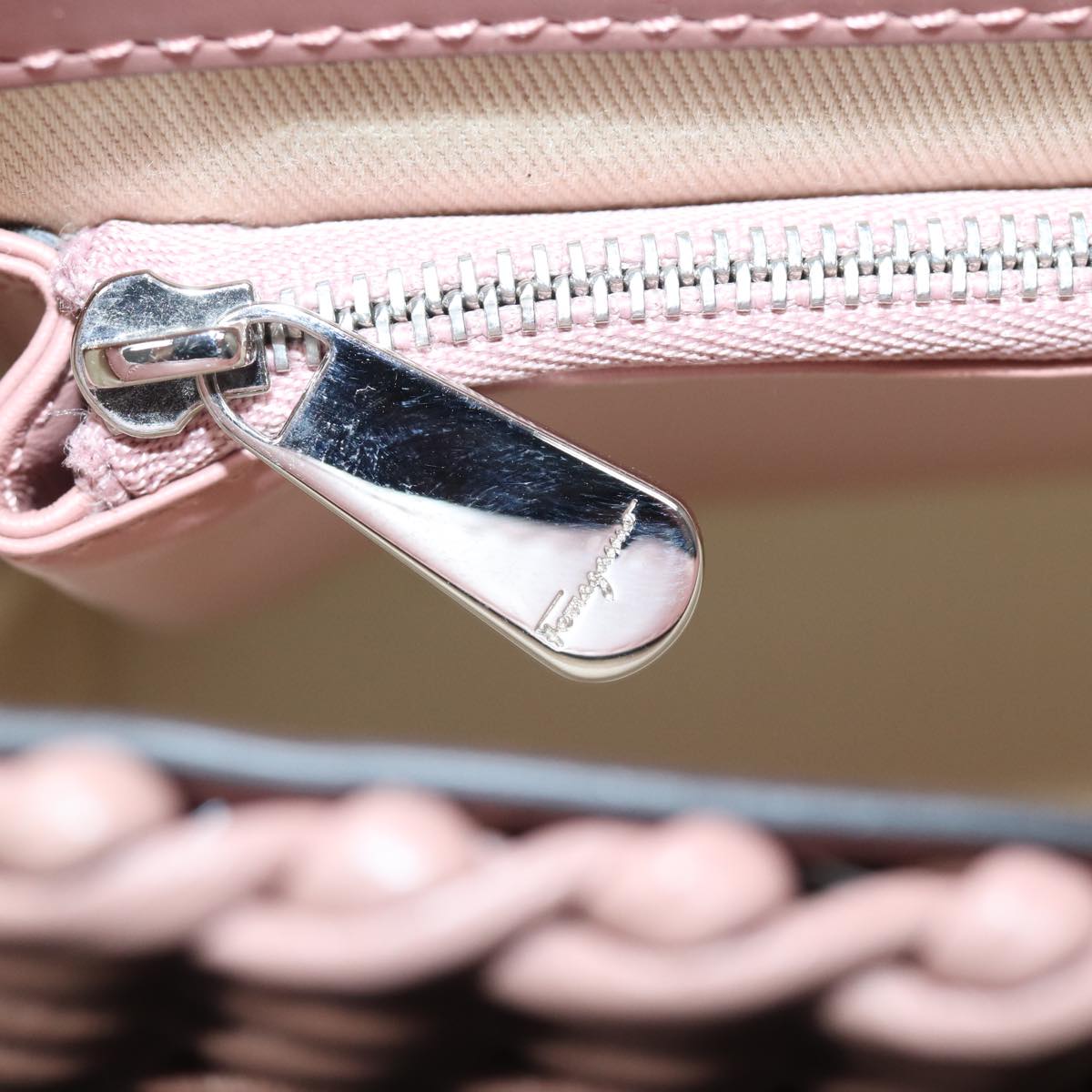 Salvatore Ferragamo Gancini Shoulder Bag Leather Pink Auth 84233AV