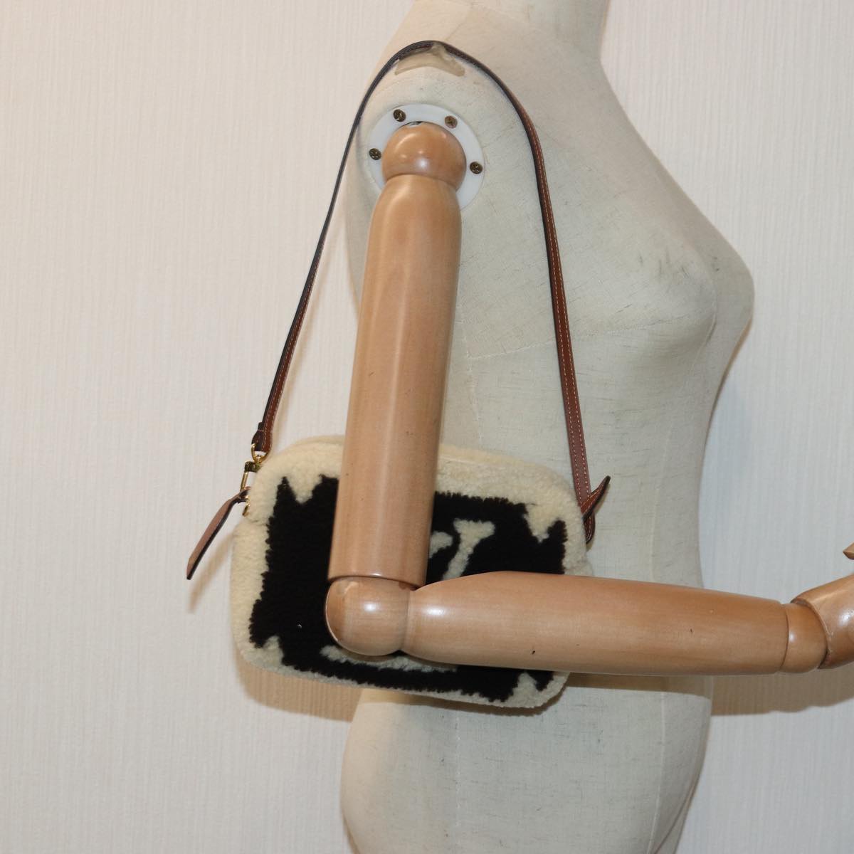 LOUIS VUITTON Monogram Teddy Beach Pouch Beige Black M68599 LV Auth 84395SA