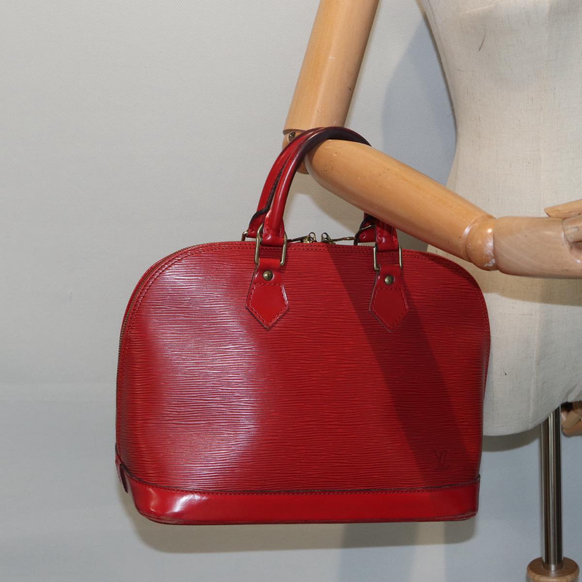 LOUIS VUITTON Epi Alma Hand Bag Castilian Red M52147 LV Auth 84981