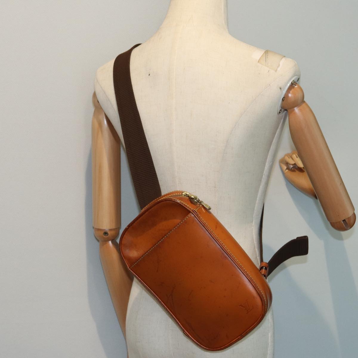 LOUIS VUITTON Nomad Pochette Gange Shoulder Bag Beige LV Auth 85215
