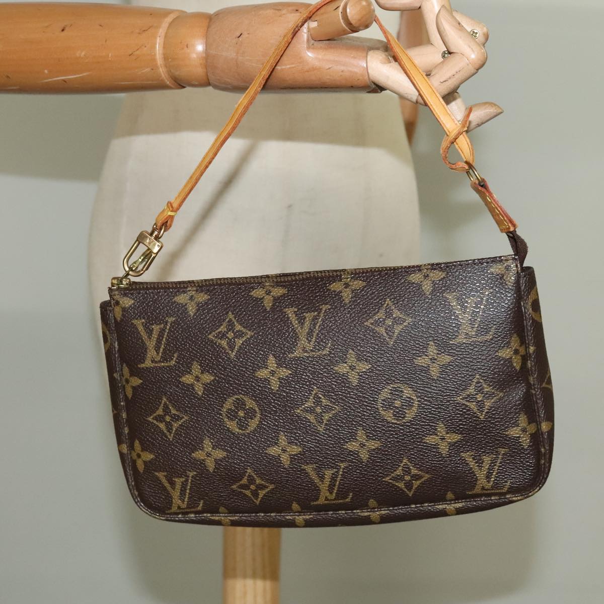 LOUIS VUITTON Monogram Pochette Accessoires Pouch M51980 LV Auth 85666