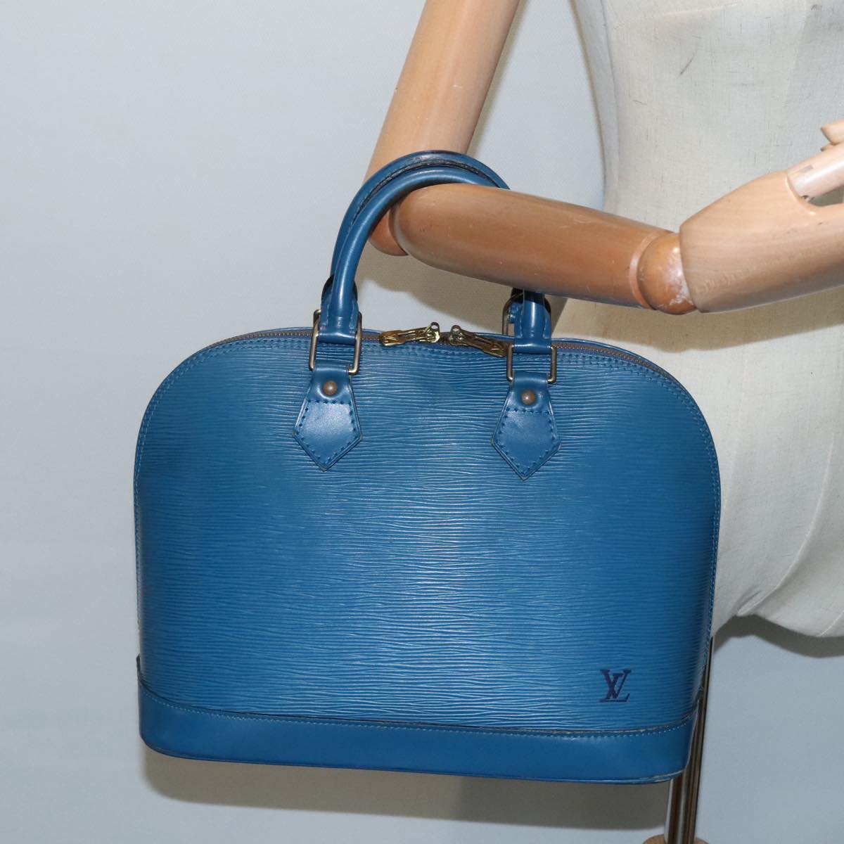 LOUIS VUITTON Epi Alma Hand Bag Toledo Blue M52145 LV Auth 86190