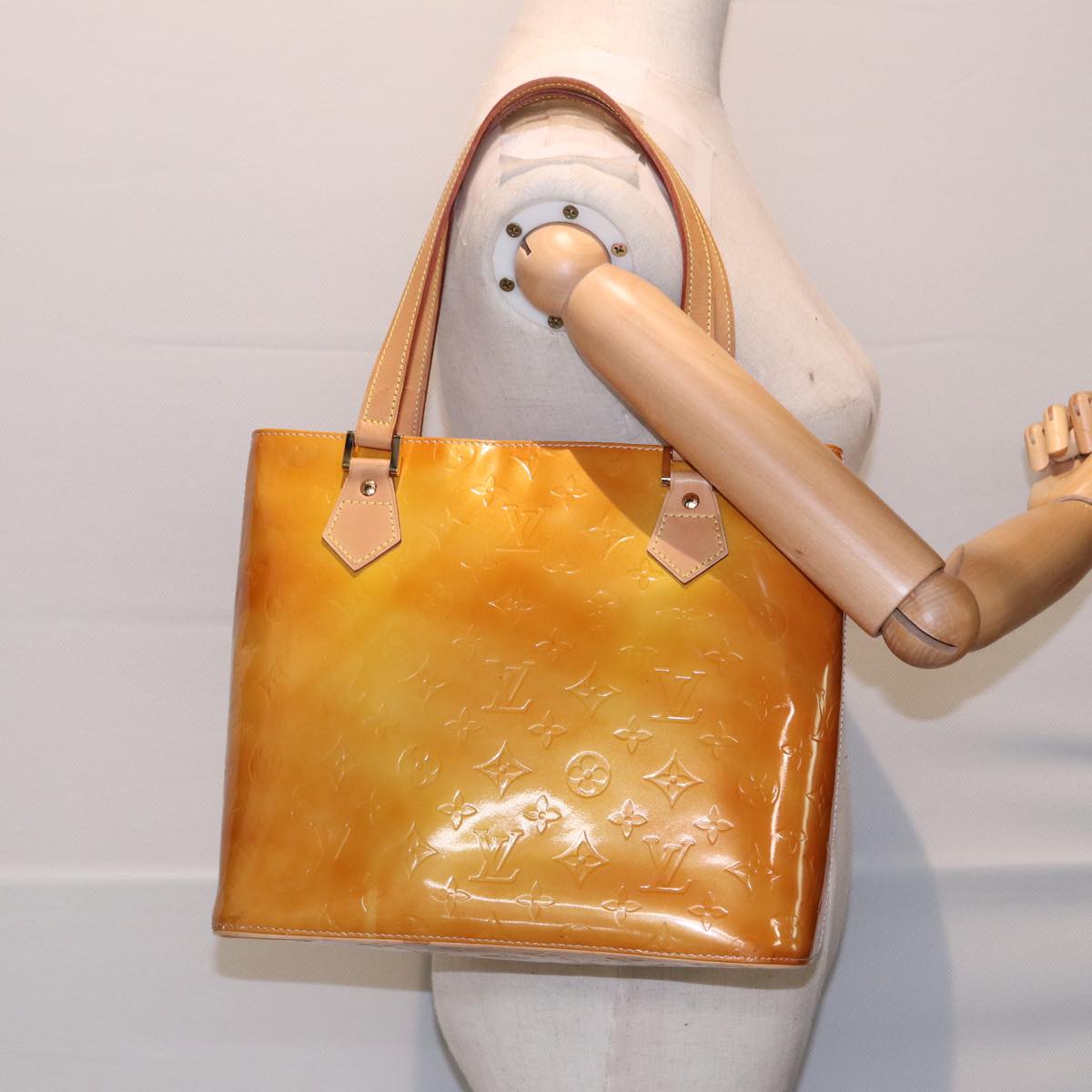 LOUIS VUITTON Monogram Vernis Houston Hand Bag Beige M91004 LV Auth 86620