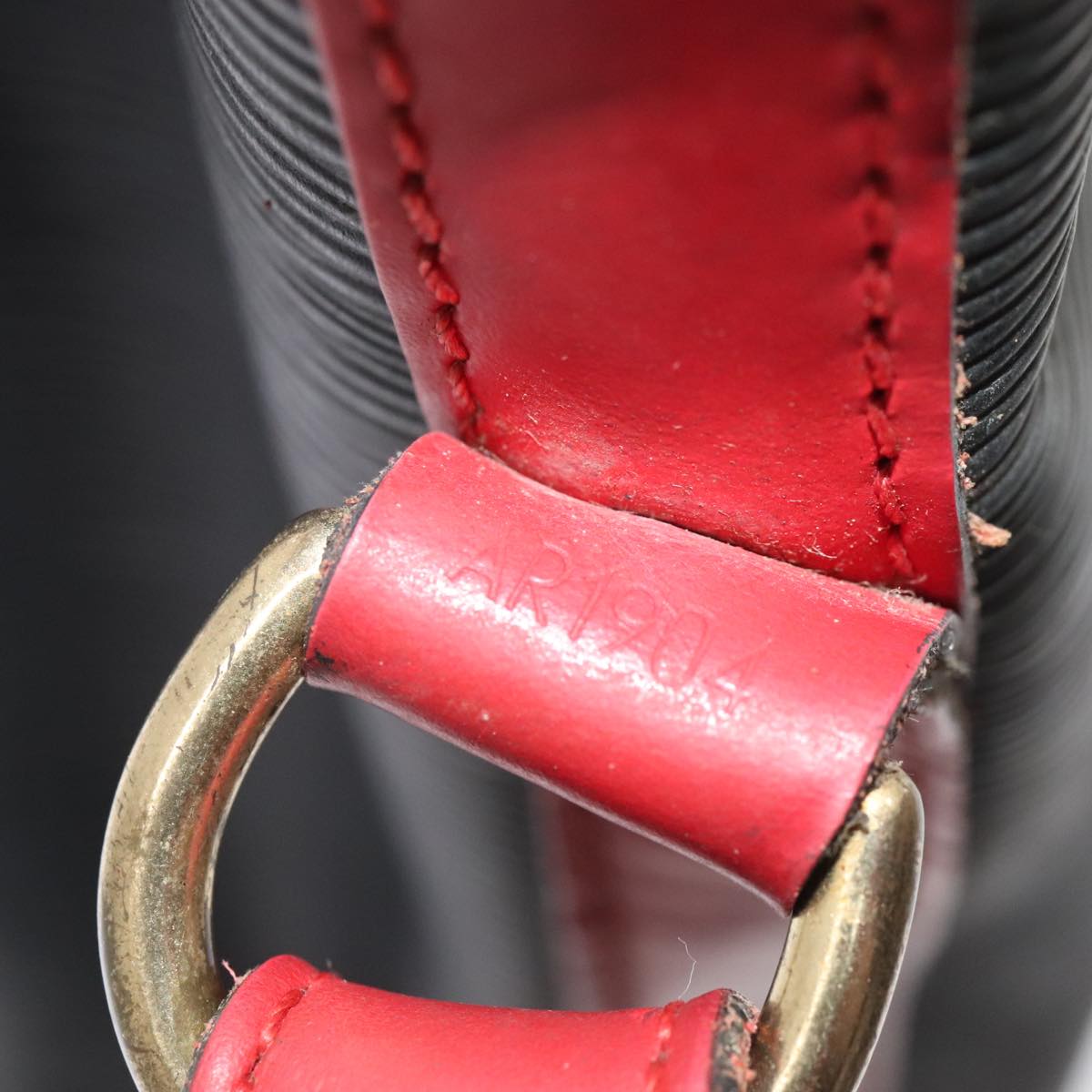 LOUIS VUITTON Epi Noe Shoulder Bag Bicolor Black Red M44017 LV Auth 86988