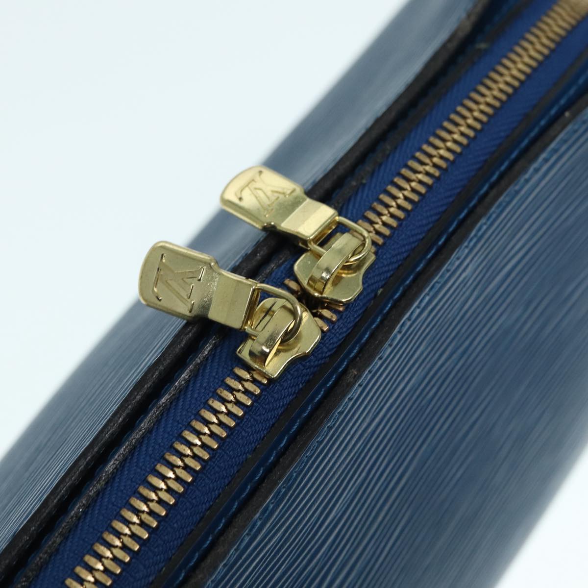 LOUIS VUITTON Epi Dauphine GM Pouch Blue M48435 LV Auth 86993