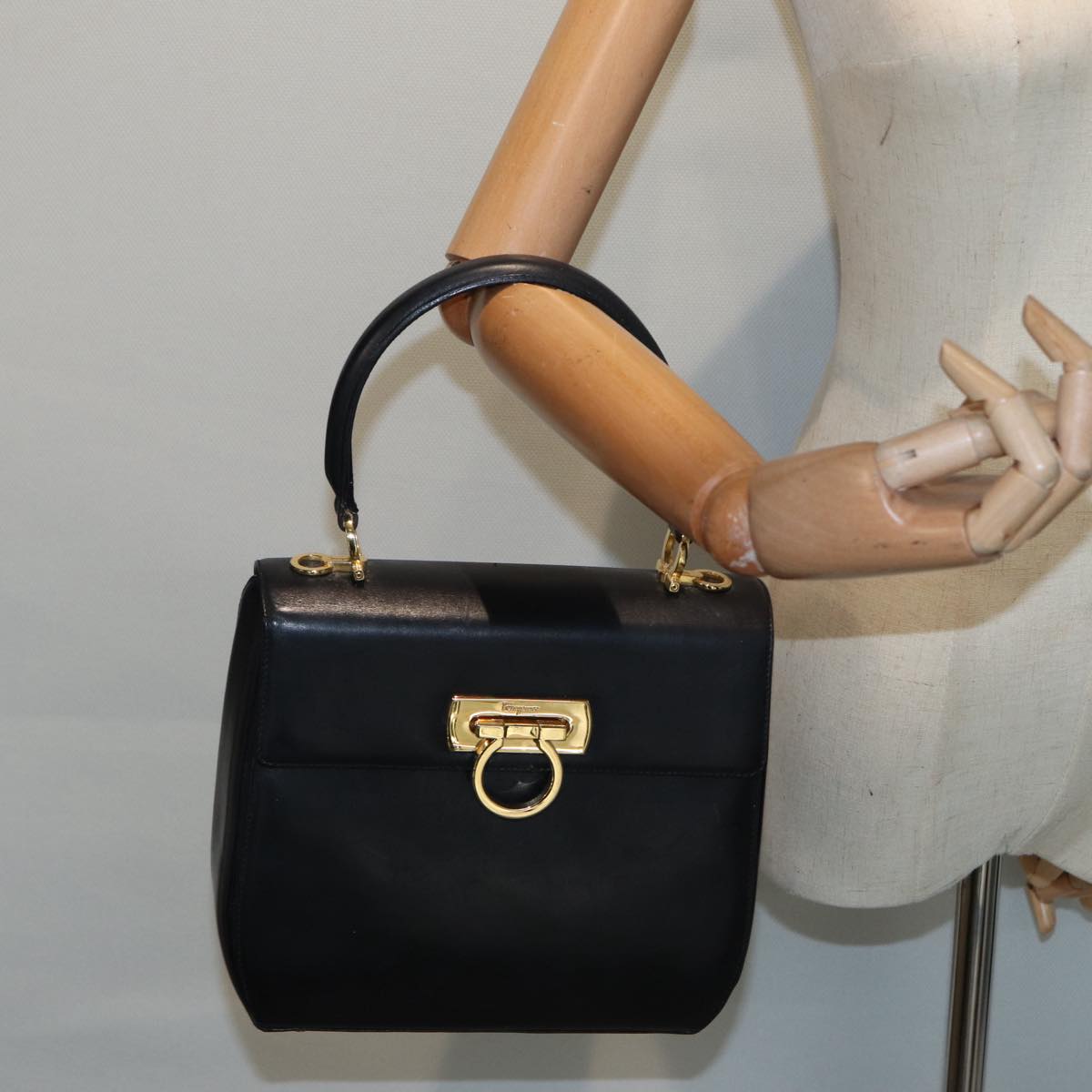 Salvatore Ferragamo Gancini Hand Bag Leather Black Gold Auth 87092