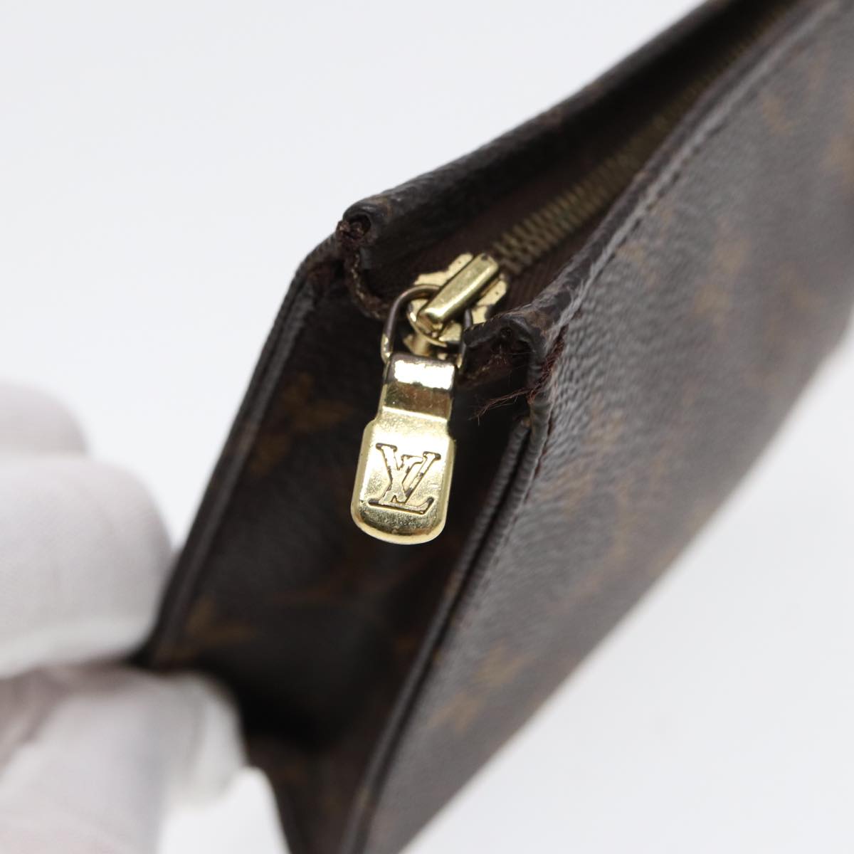 LOUIS VUITTON Monogram Poche Toilette 15 Pouch M47546 LV Auth 87457