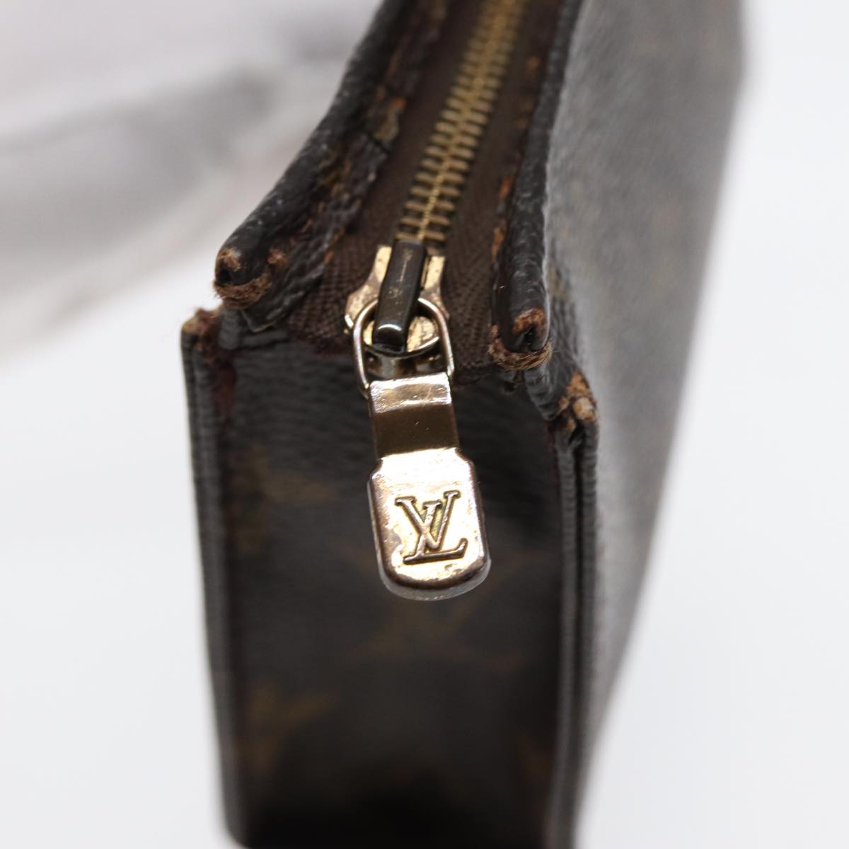 LOUIS VUITTON Monogram Poche Toilette 15 Pouch M47546 LV Auth 87463